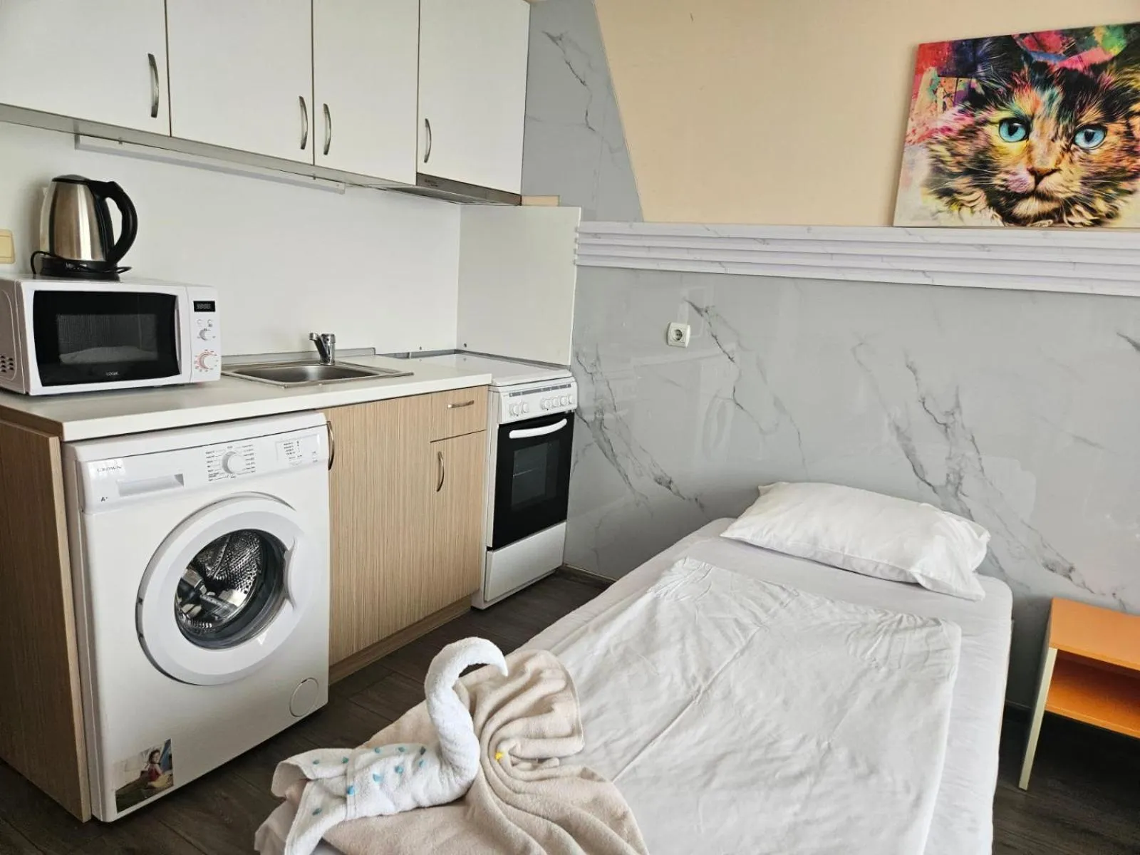 Bedroom, Bed in Paralax Hotel