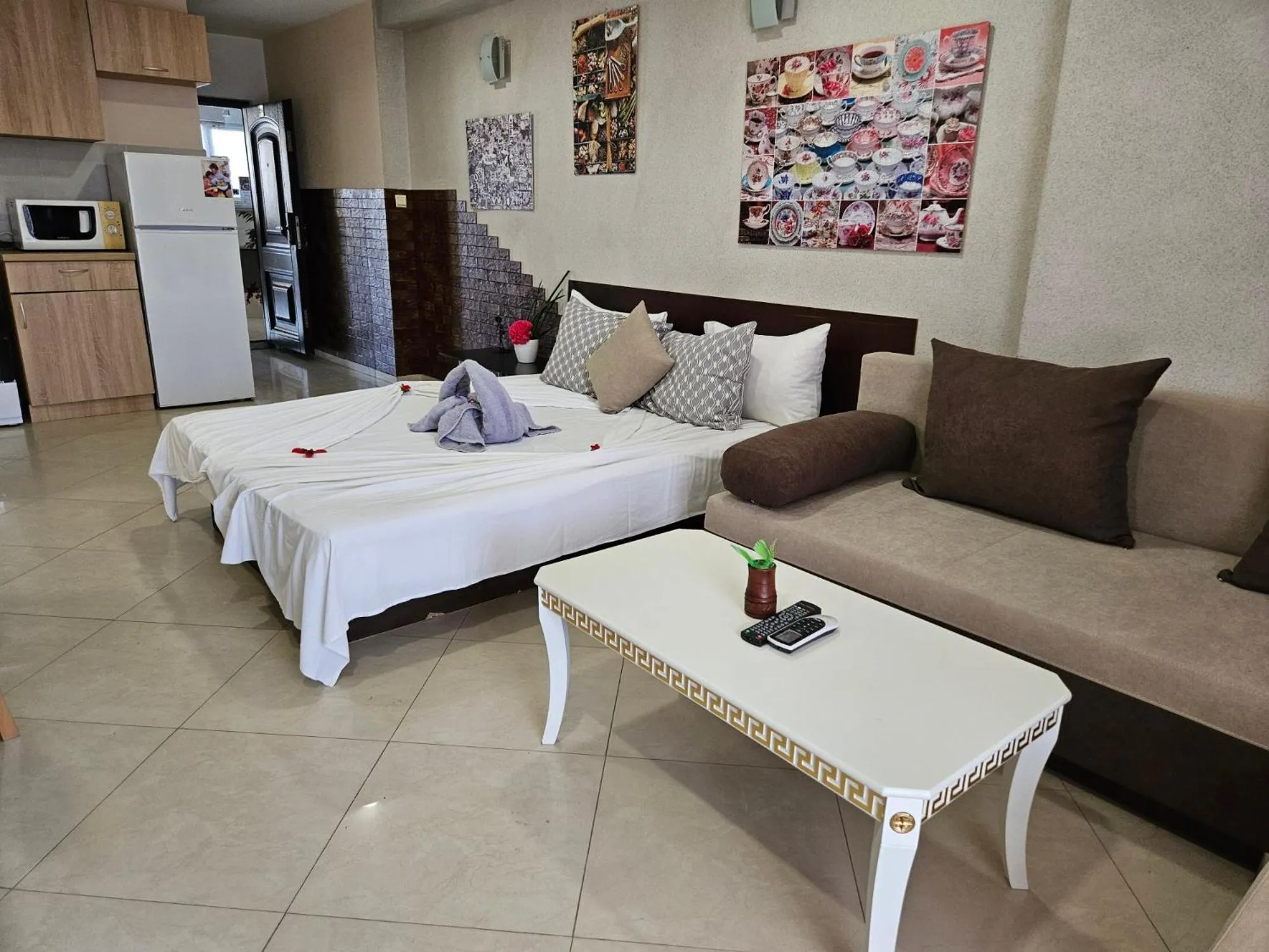 Bedroom, Bed in Paralax Hotel