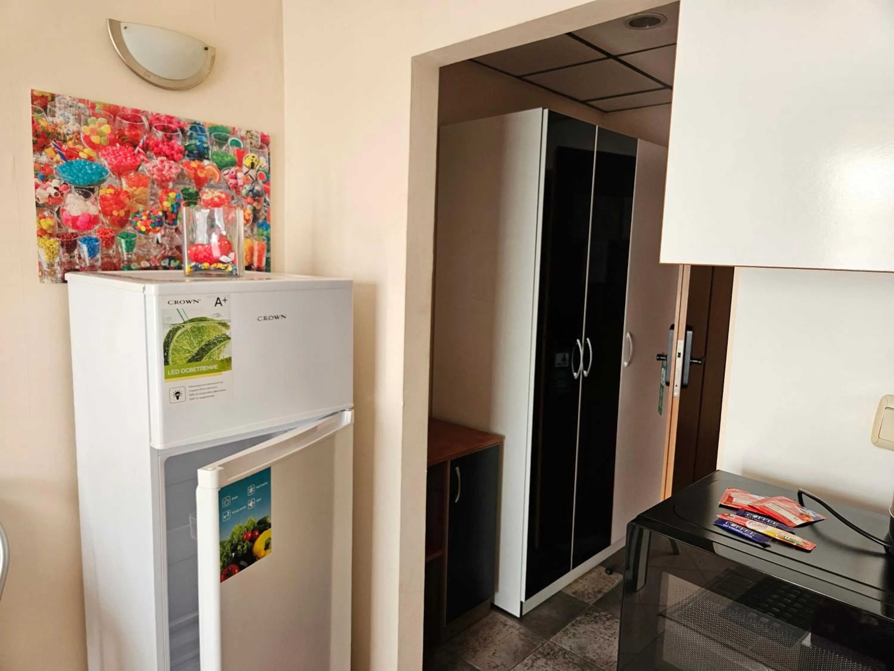Kitchen or kitchenette in Paralax Hotel