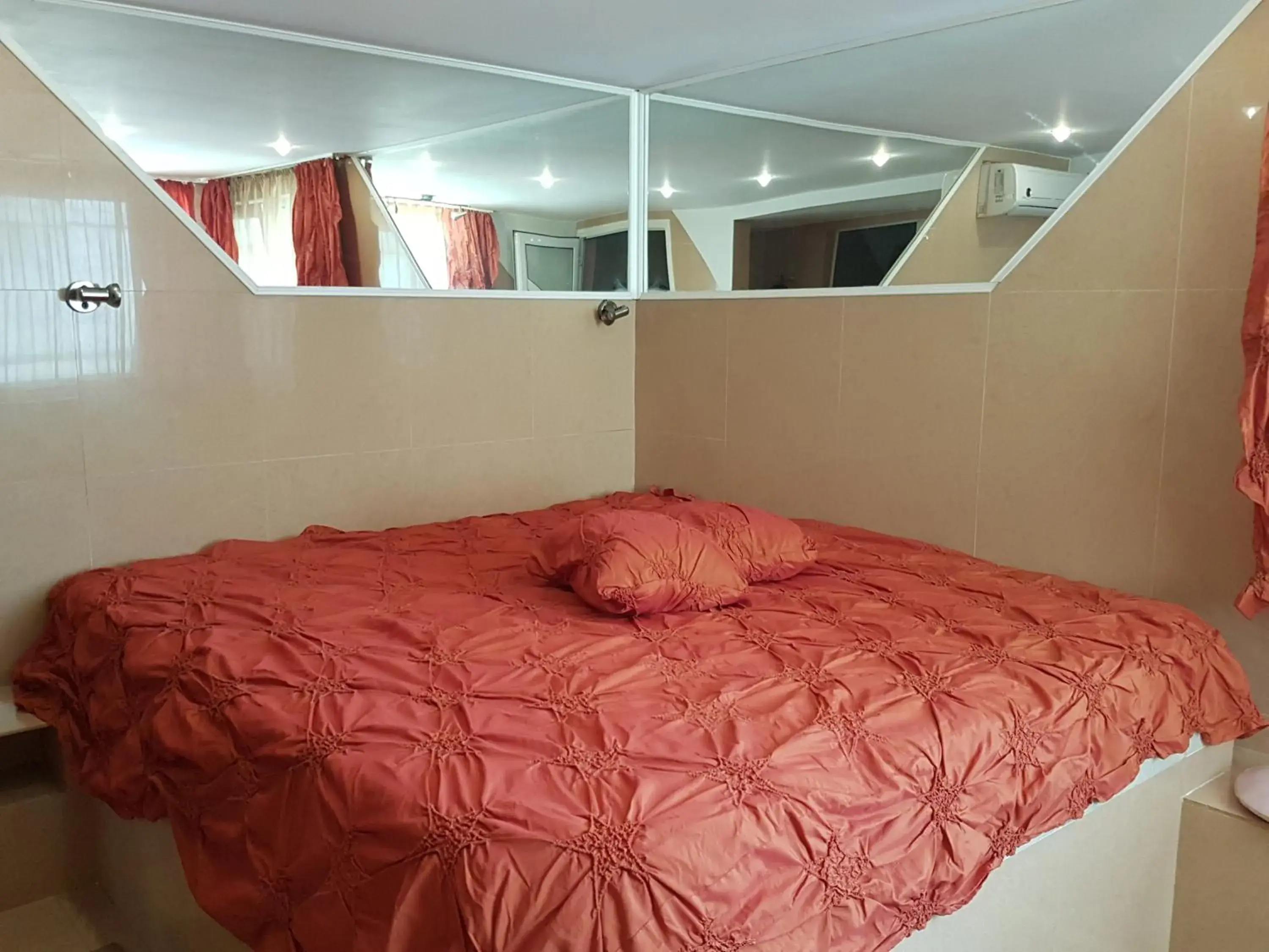 Double Room with Spa Bath in Paralax Hotel Double Room with Spa Bath in Paralax Hotel