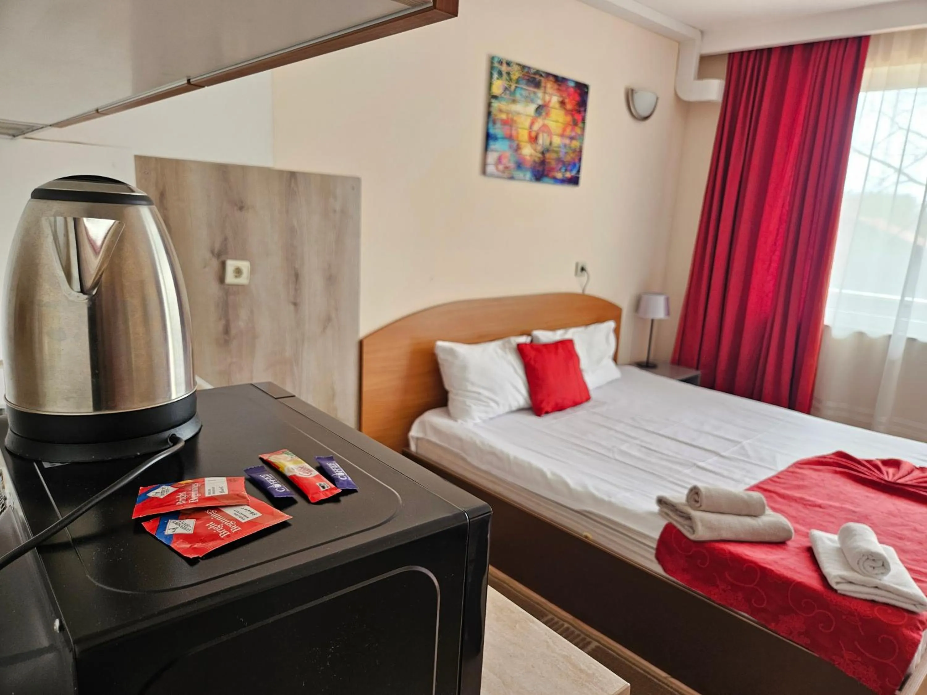 Bedroom, Bed in Paralax Hotel