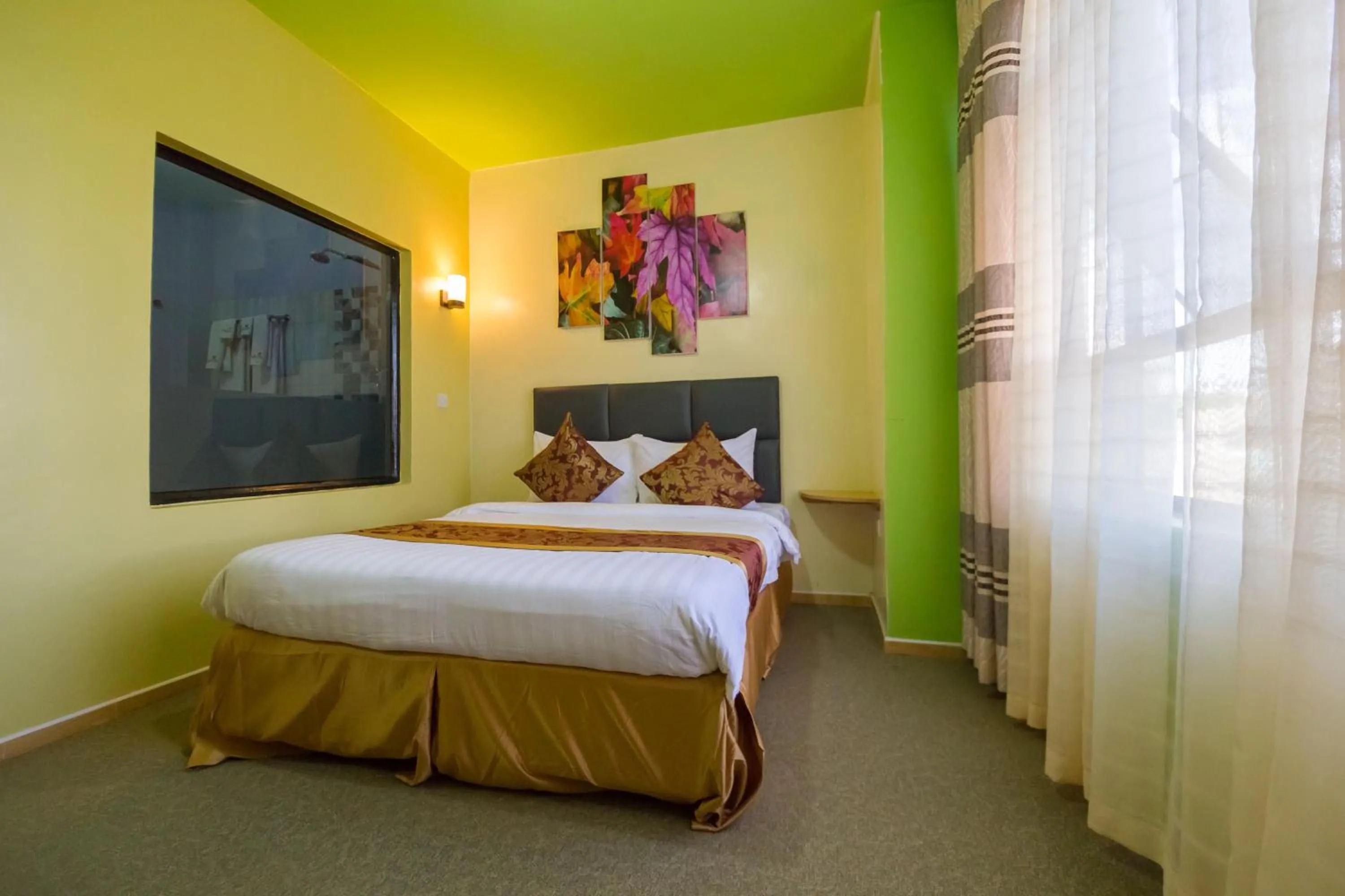 Bedroom, Bed in Maple Inn Hotel