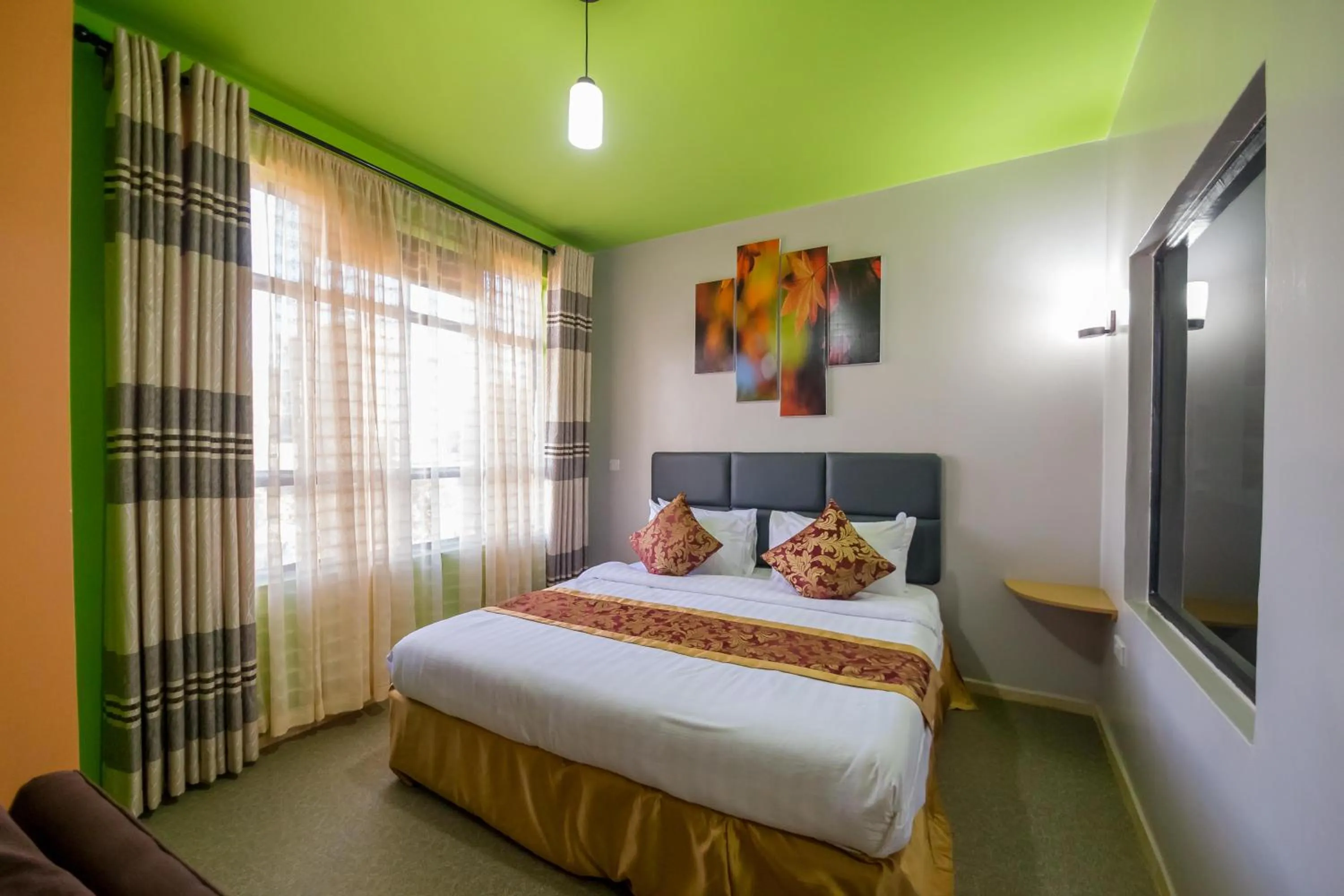 Bedroom, Bed in Maple Inn Hotel