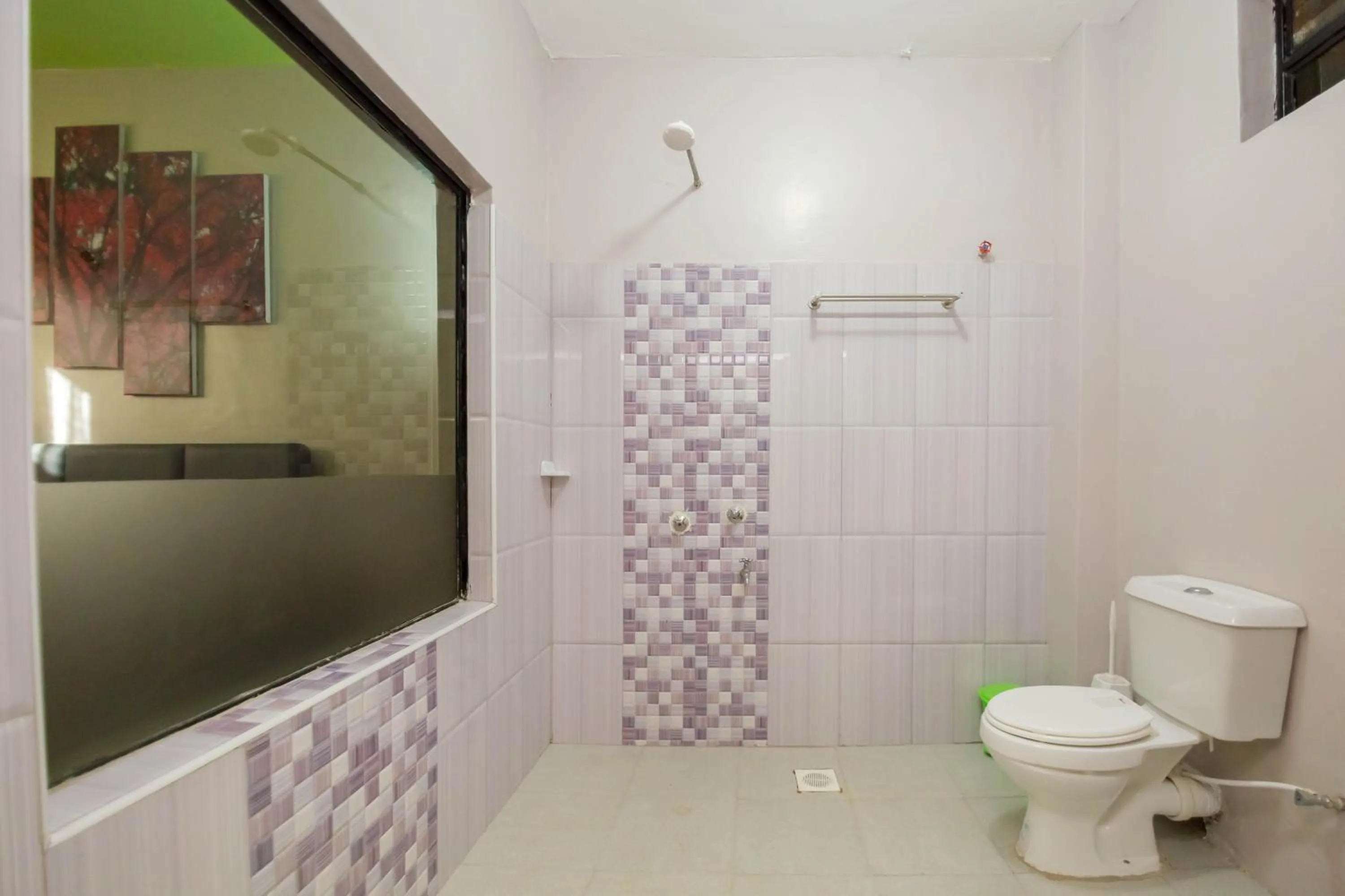 Bathroom in Maple Inn Hotel