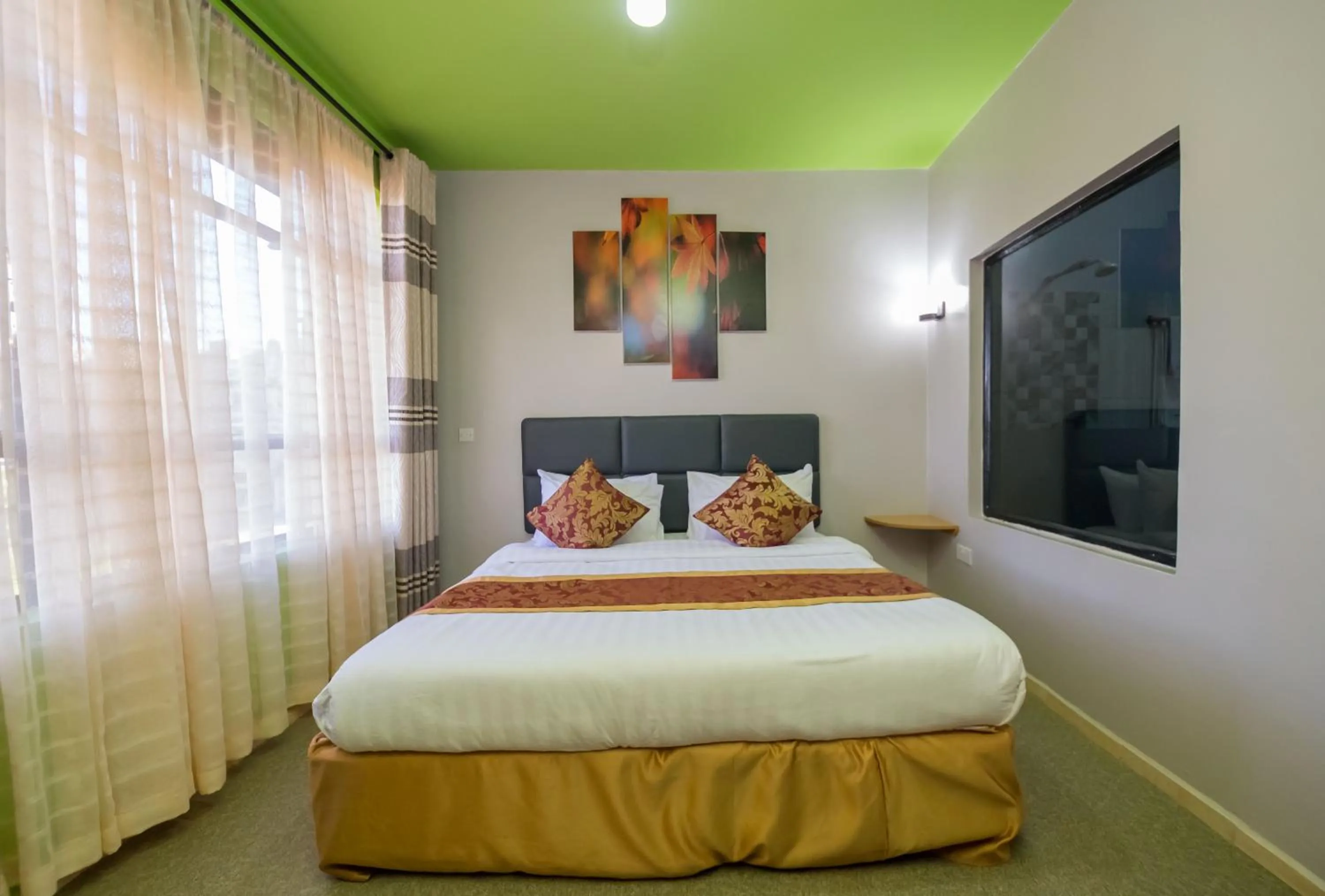 Bedroom, Bed in Maple Inn Hotel