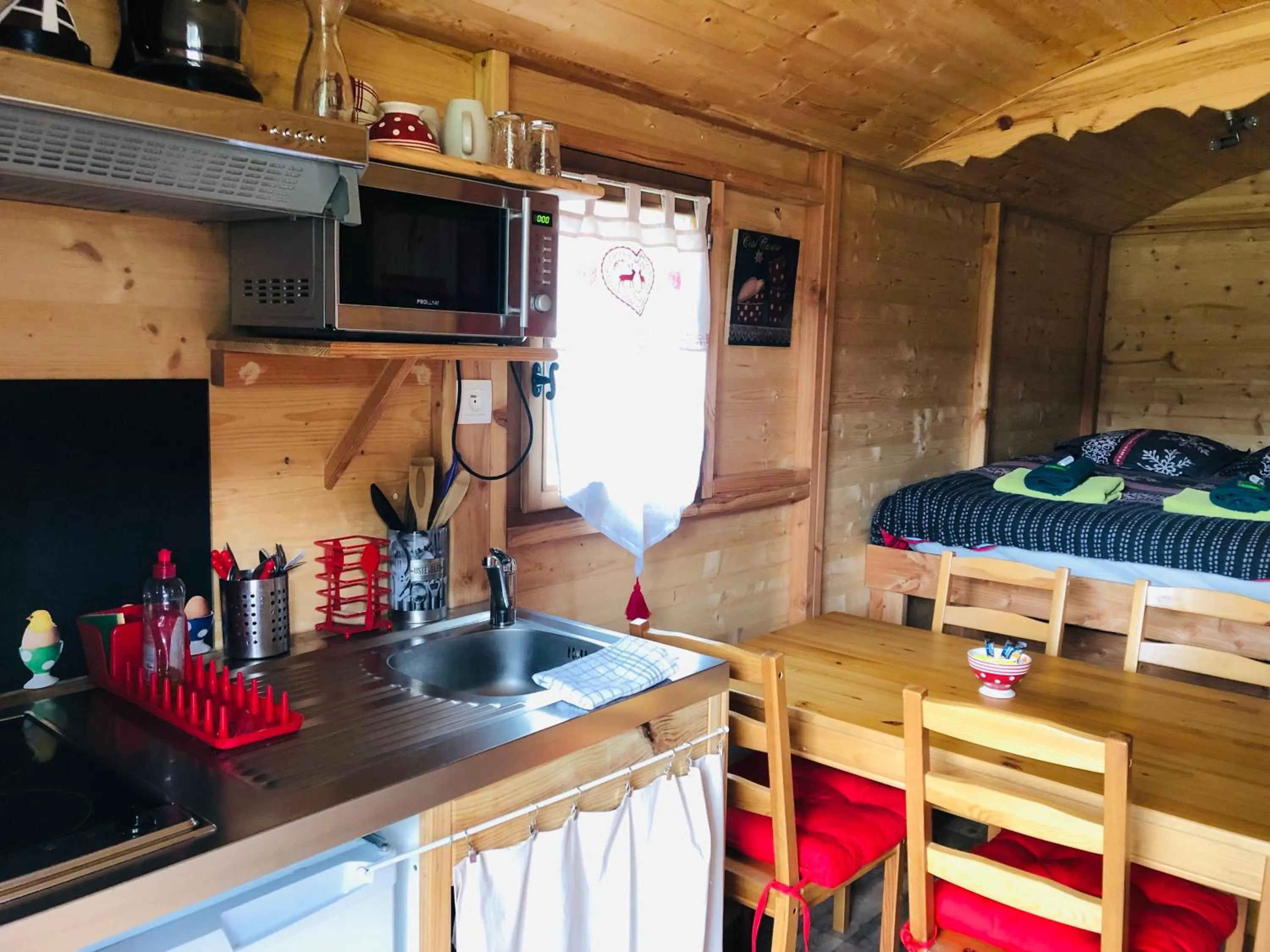 Kitchen or kitchenette in Camping, Hôtel De Plein Air Les Cariamas