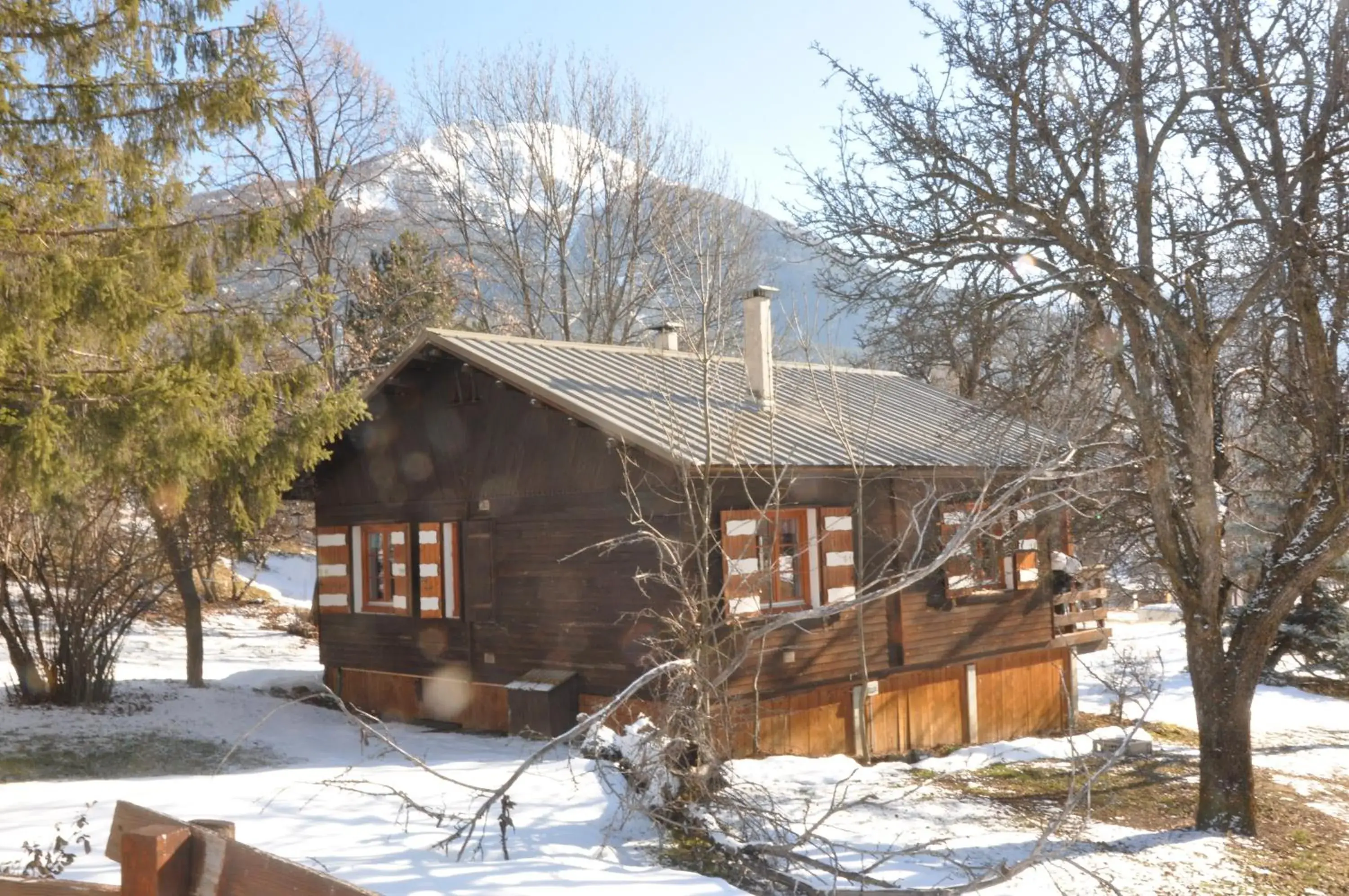 Three-Bedroom Chalet in Camping, Hôtel De Plein Air Les Cariamas Three-Bedroom Chalet in Camping, Hôtel De Plein Air Les Cariamas