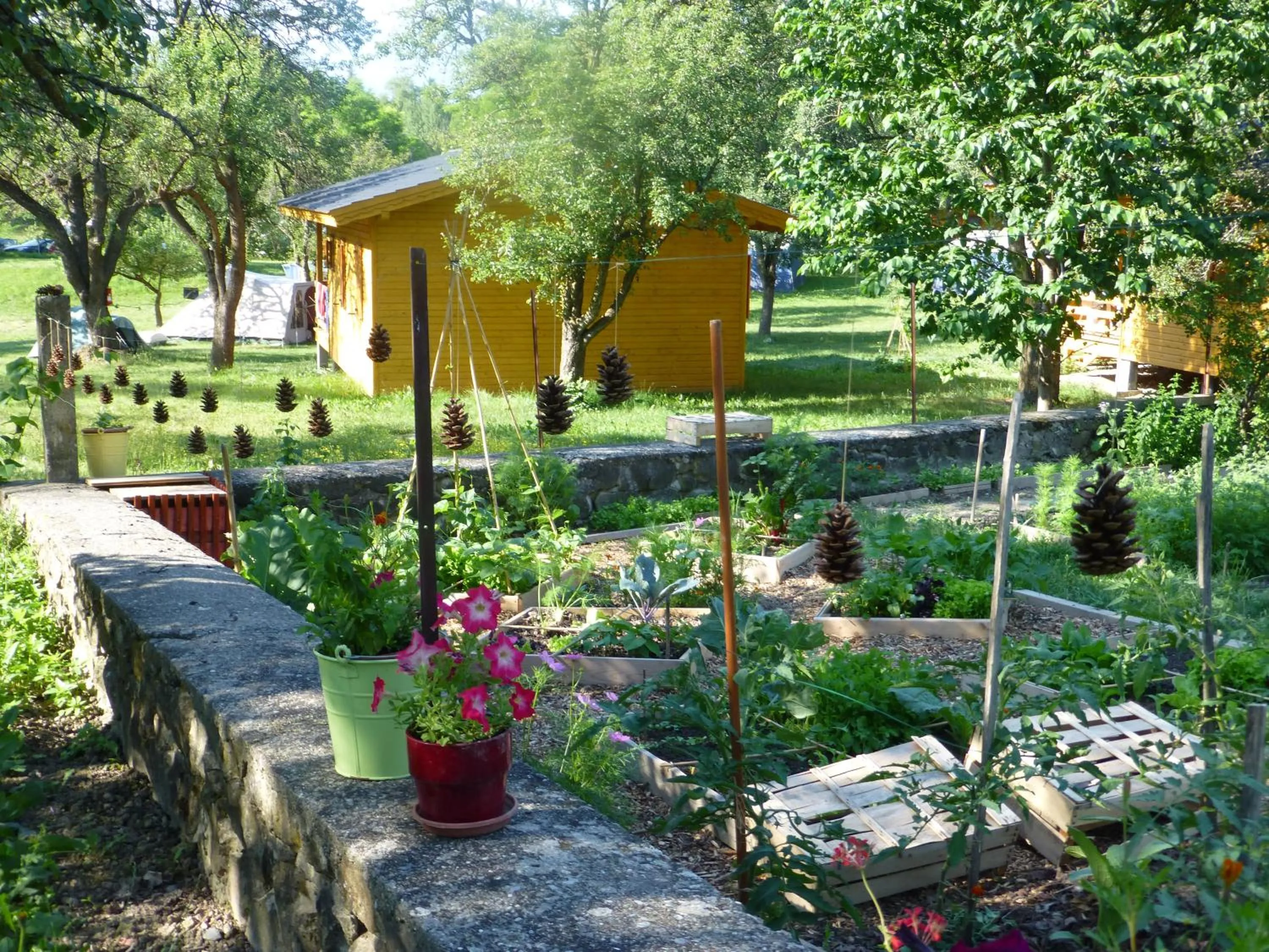 Garden in Camping, Hôtel De Plein Air Les Cariamas