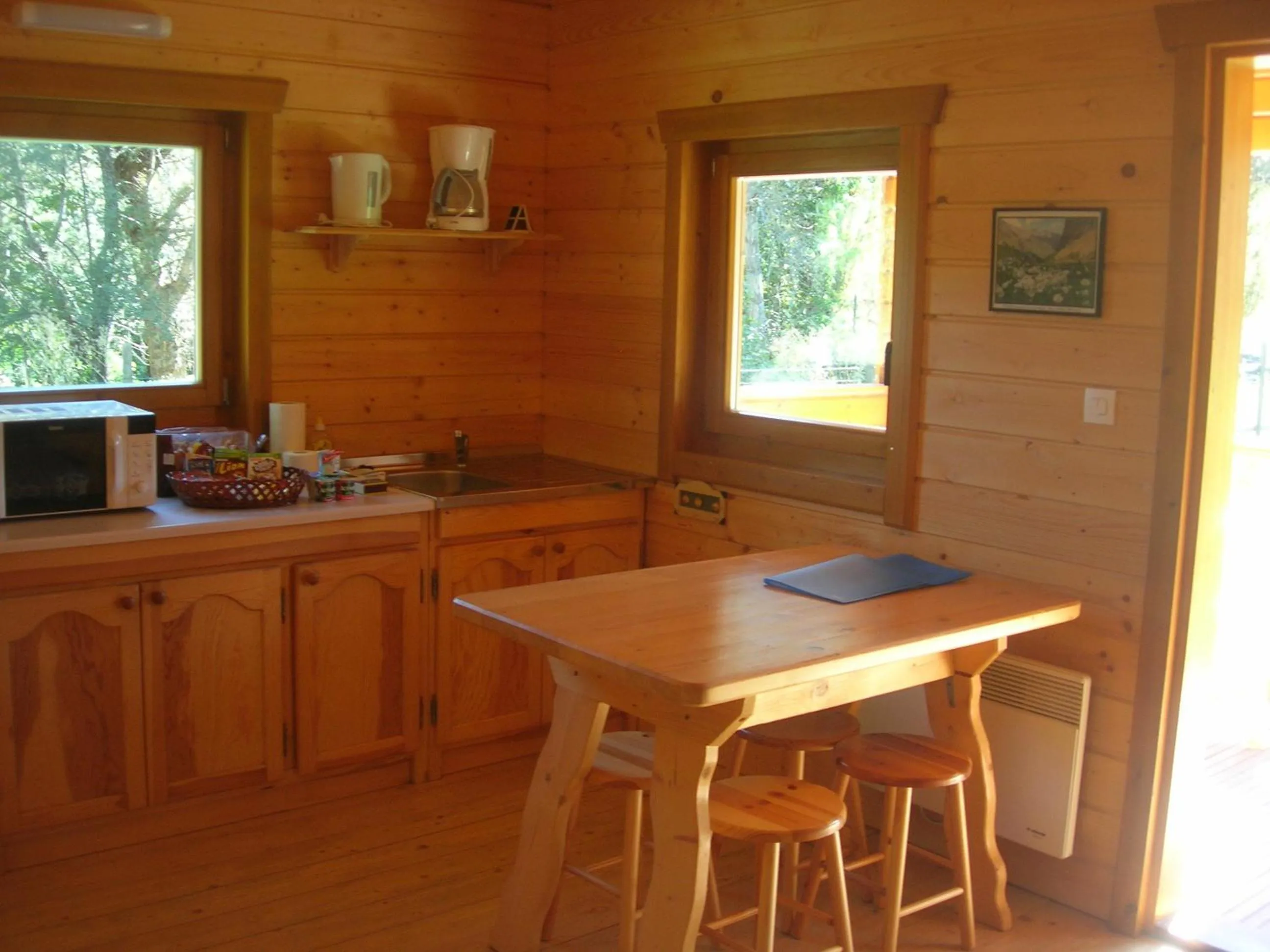 Kitchen or kitchenette in Camping, Hôtel De Plein Air Les Cariamas