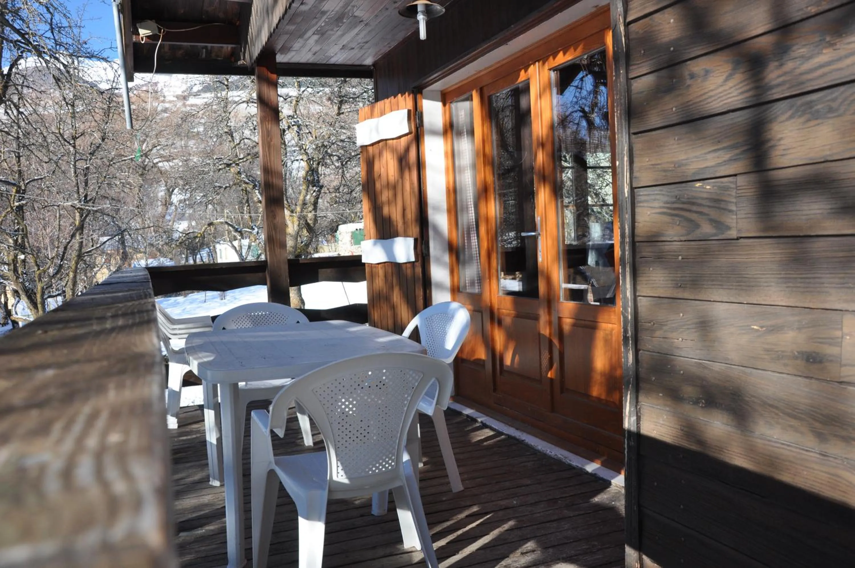 Patio in Camping, Hôtel De Plein Air Les Cariamas