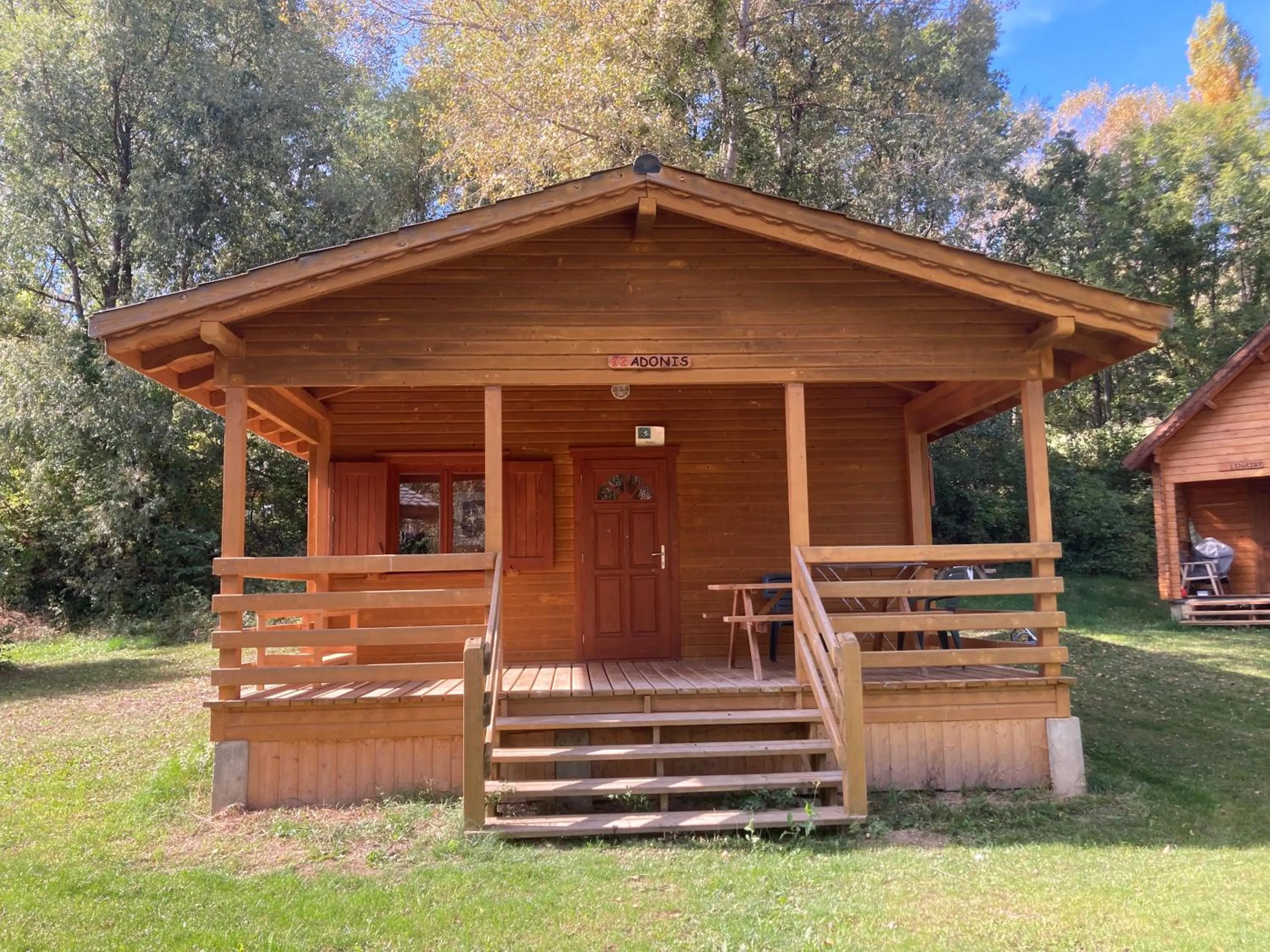 Property building in Camping, Hôtel De Plein Air Les Cariamas