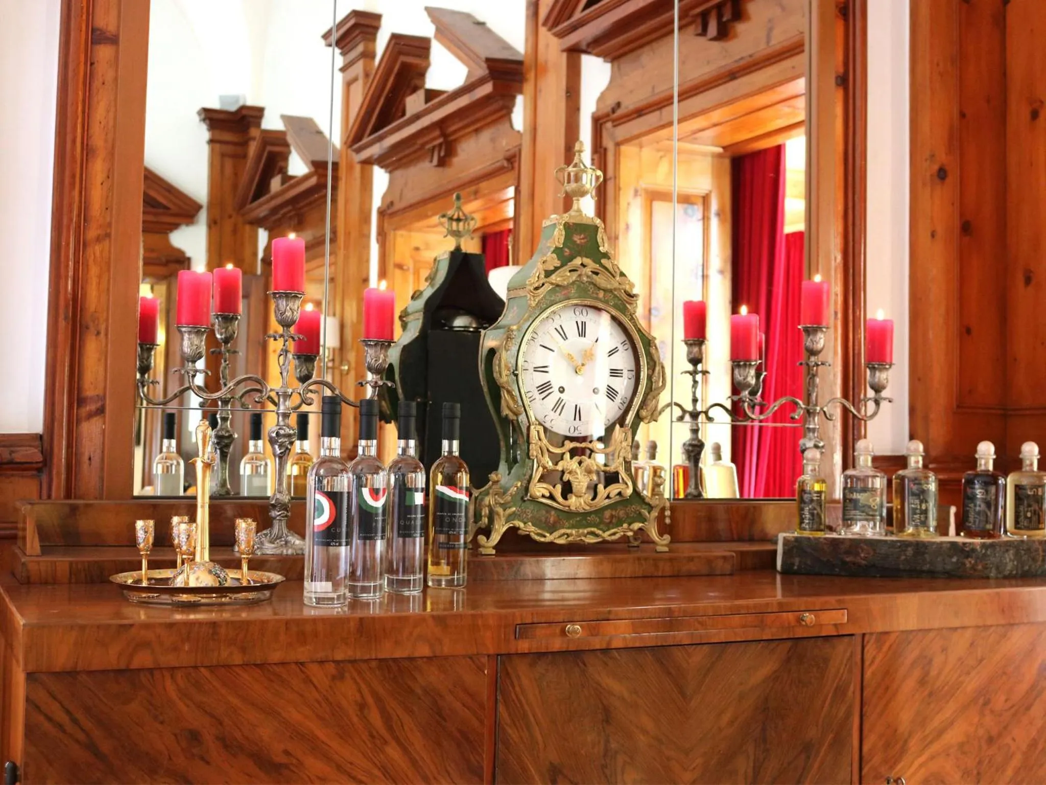 Decorative detail in Hotel Schweizerhof Sta Maria