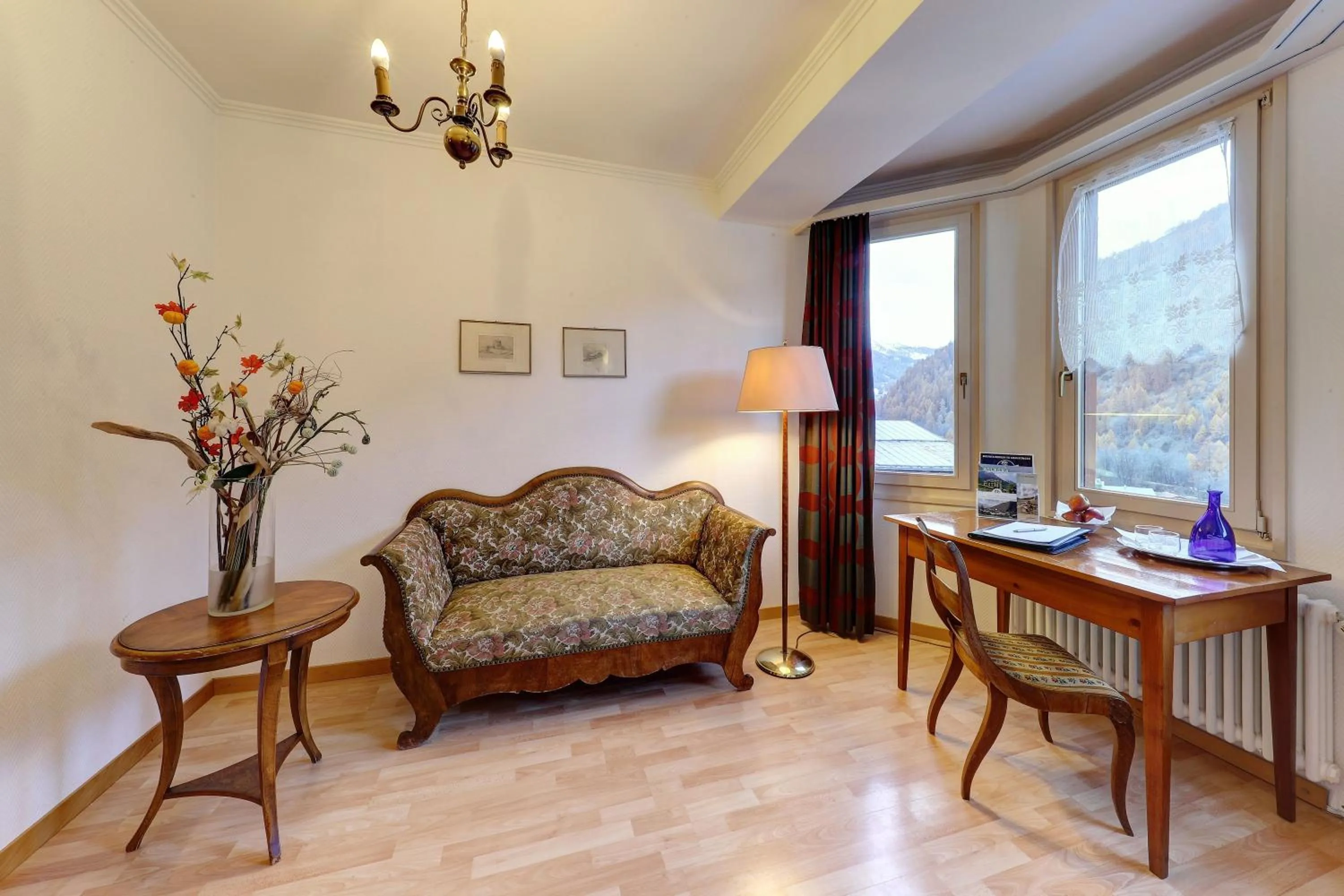 Living room in Hotel Schweizerhof Sta Maria