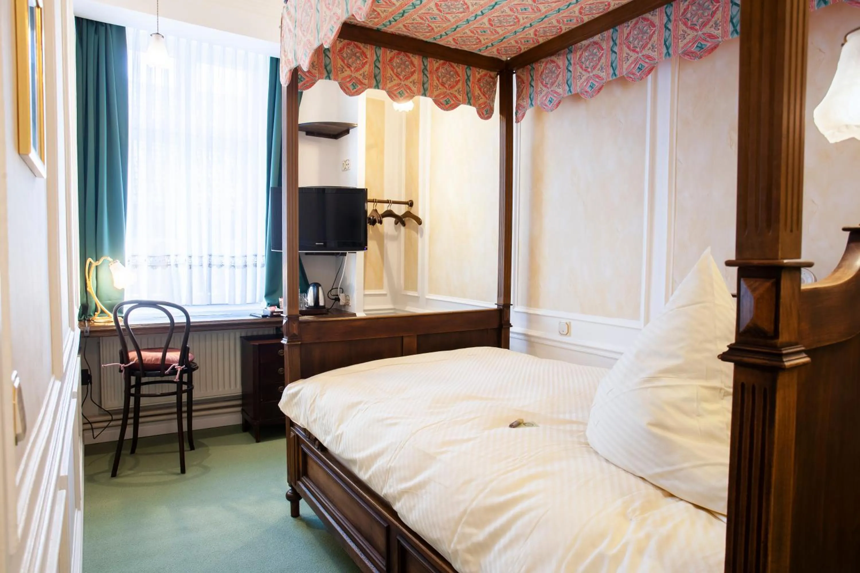 Photo of the whole room in Hotel Goldener Löwe
