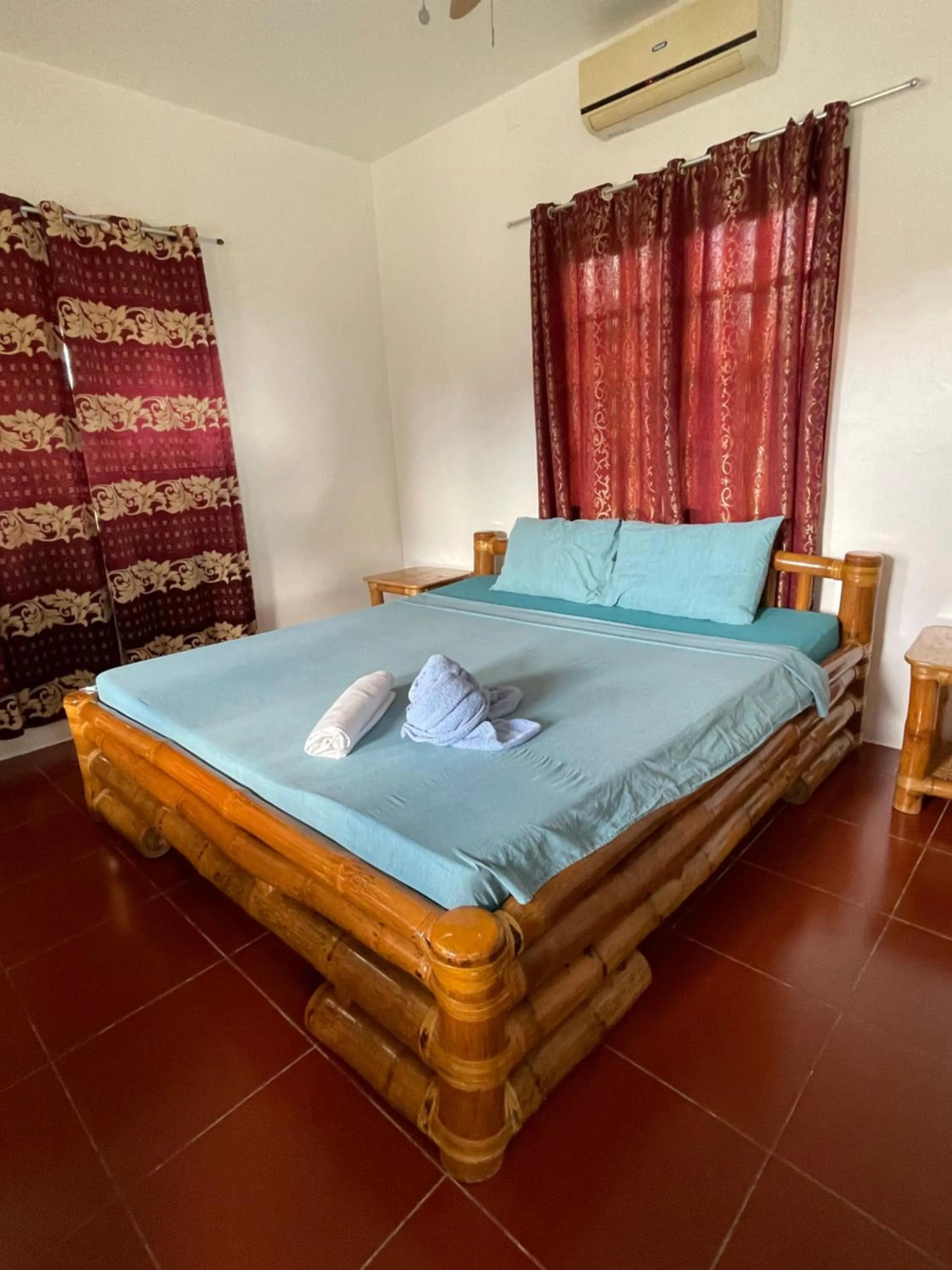 Bed in Tauig Beach Resort