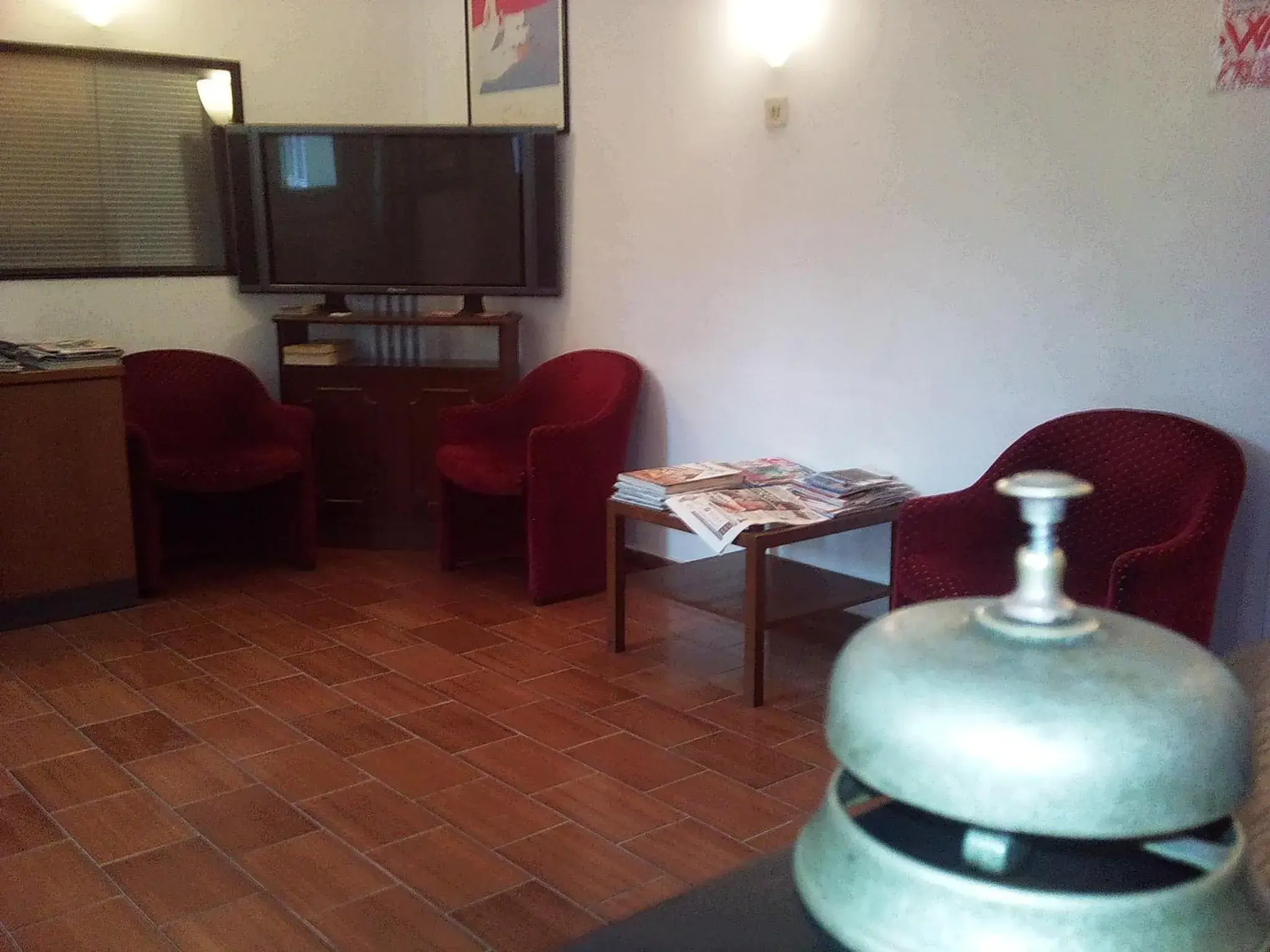 TV and multimedia, Seating Area in Hotel Bristol