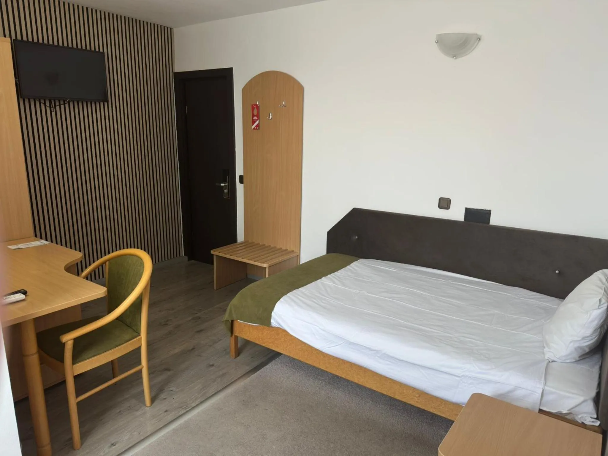 Photo of the whole room, Bed in Hotel Apollo Central