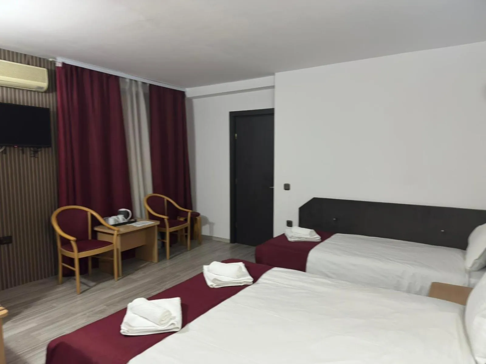 Photo of the whole room, Bed in Hotel Apollo Central