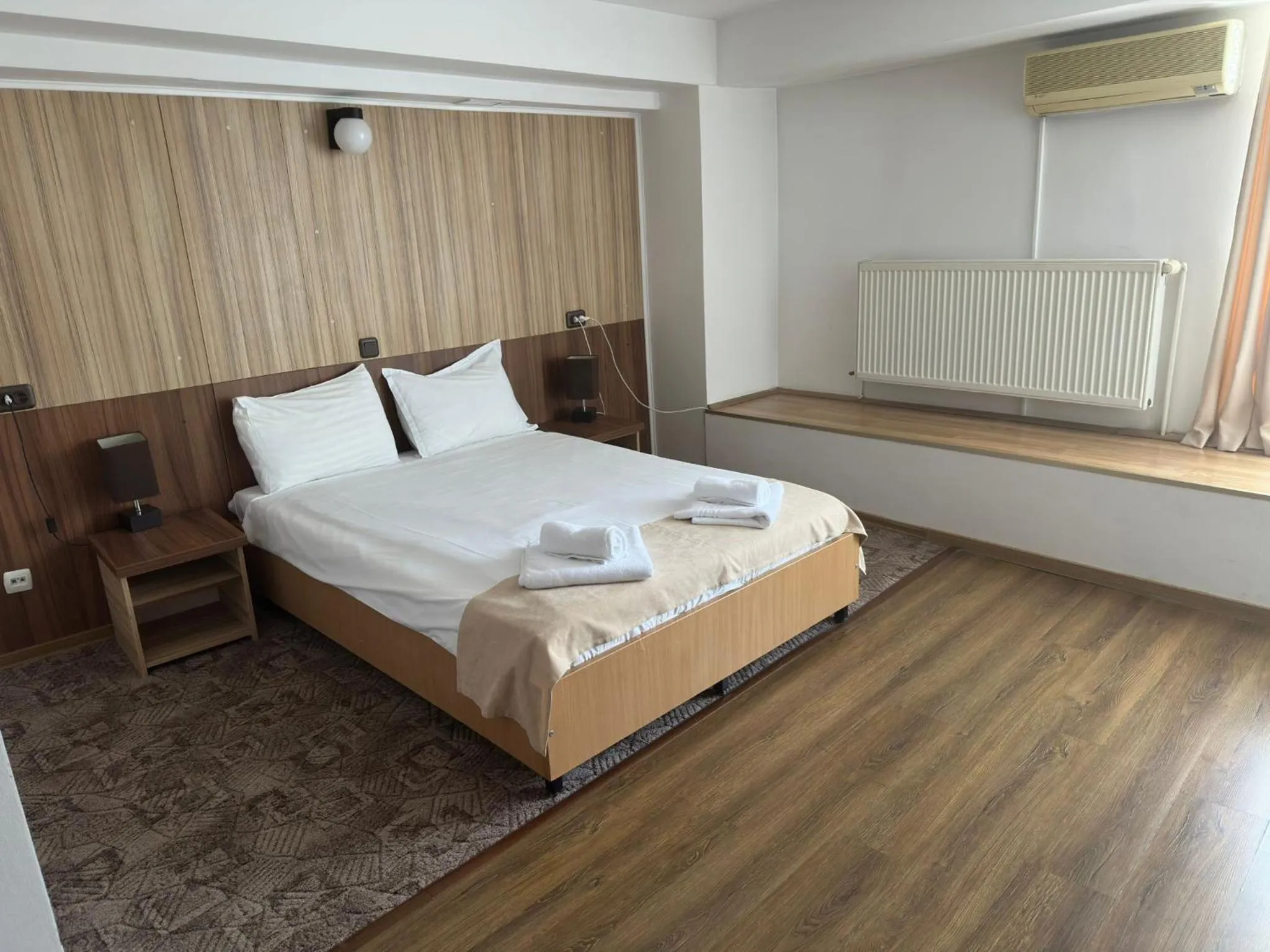 Photo of the whole room, Bed in Hotel Apollo Central