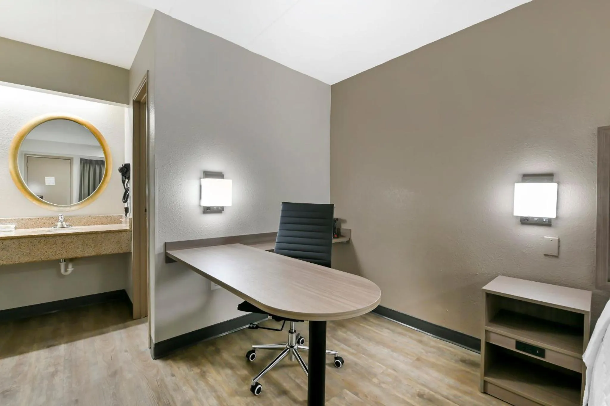 Photo of the whole room in Red Roof Inn Washington DC - Laurel