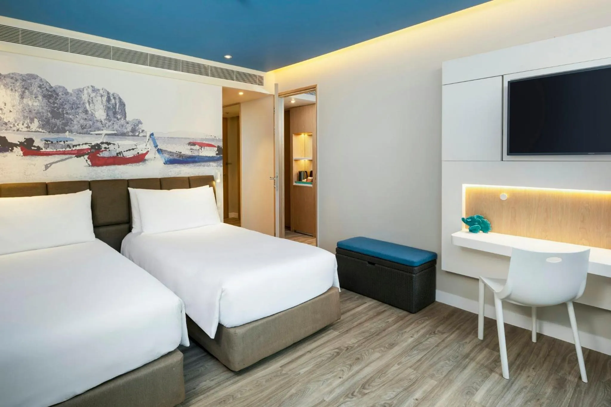 Photo of the whole room, Bed in OZO Phuket