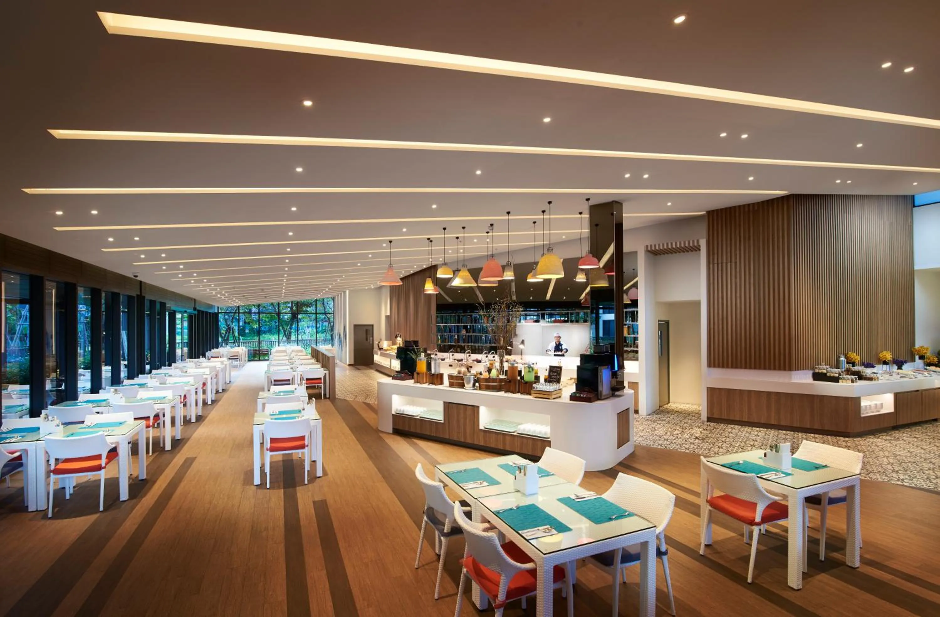 Restaurant/places to eat in OZO Phuket