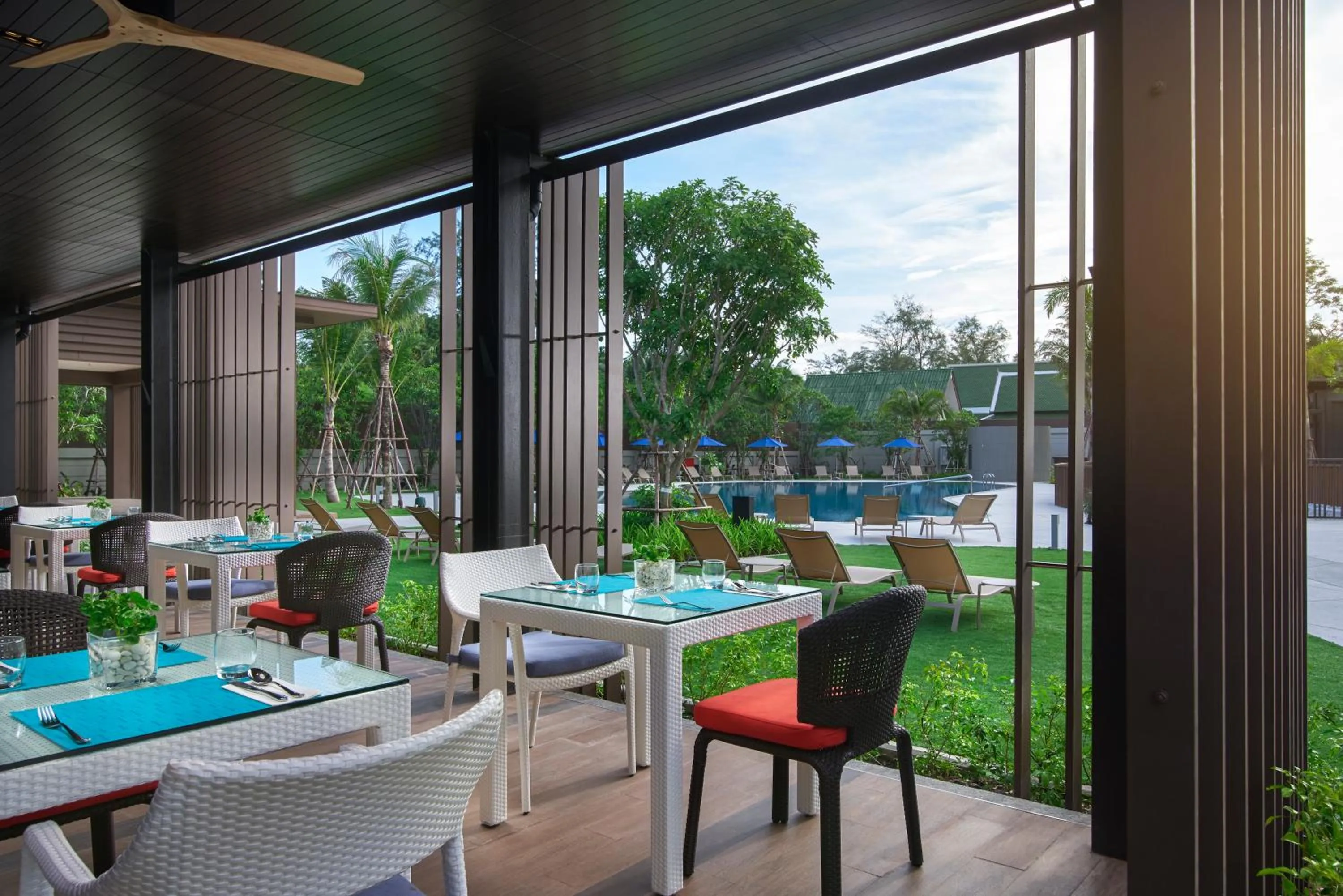 Restaurant/places to eat in OZO Phuket