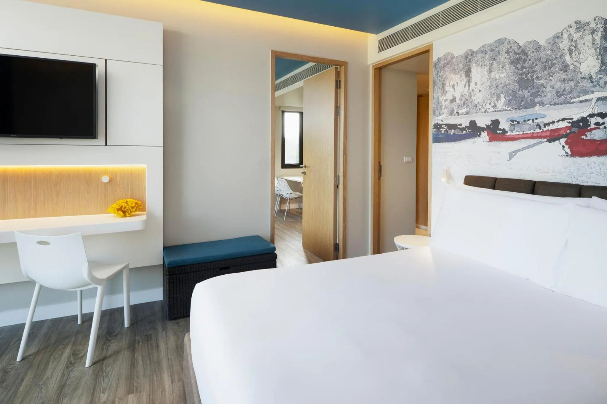 Photo of the whole room, Bed in OZO Phuket