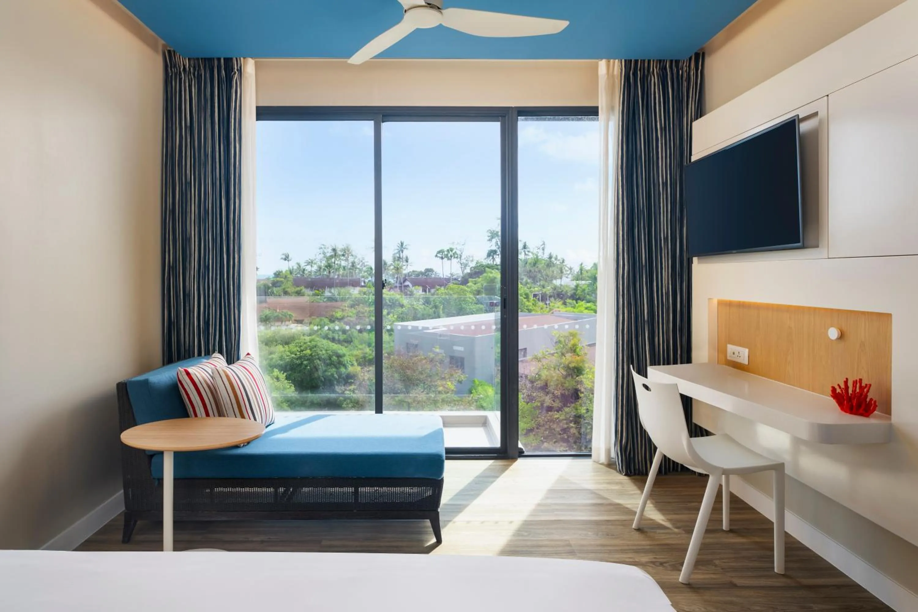 Garden view, Bed in OZO Phuket