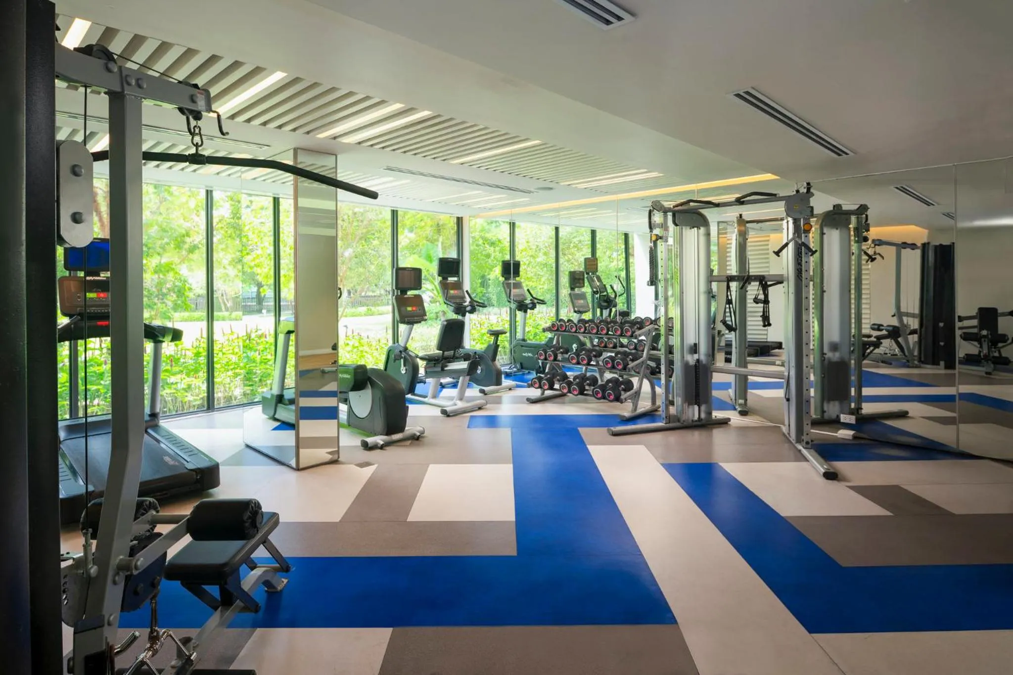 Fitness centre/facilities in OZO Phuket