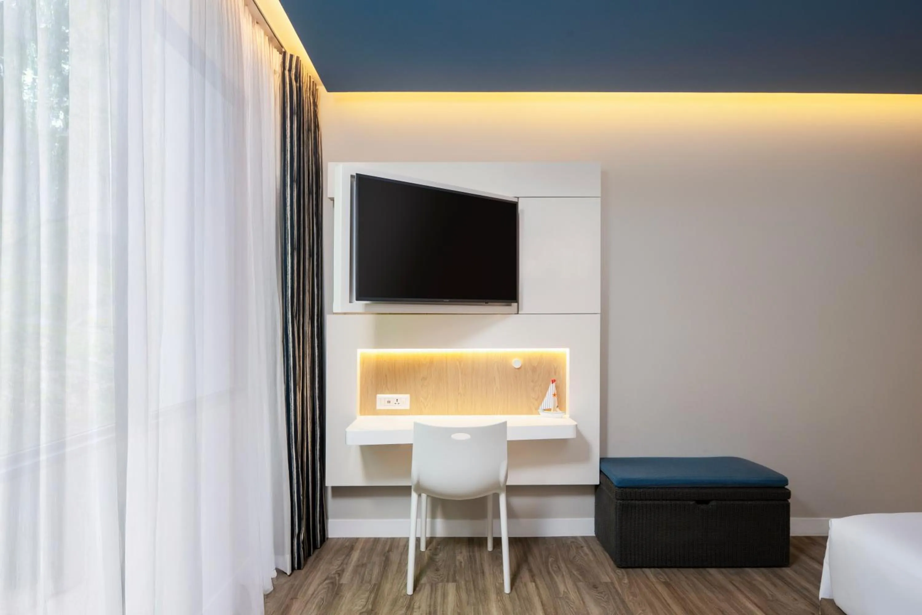 TV and multimedia, Bed in OZO Phuket