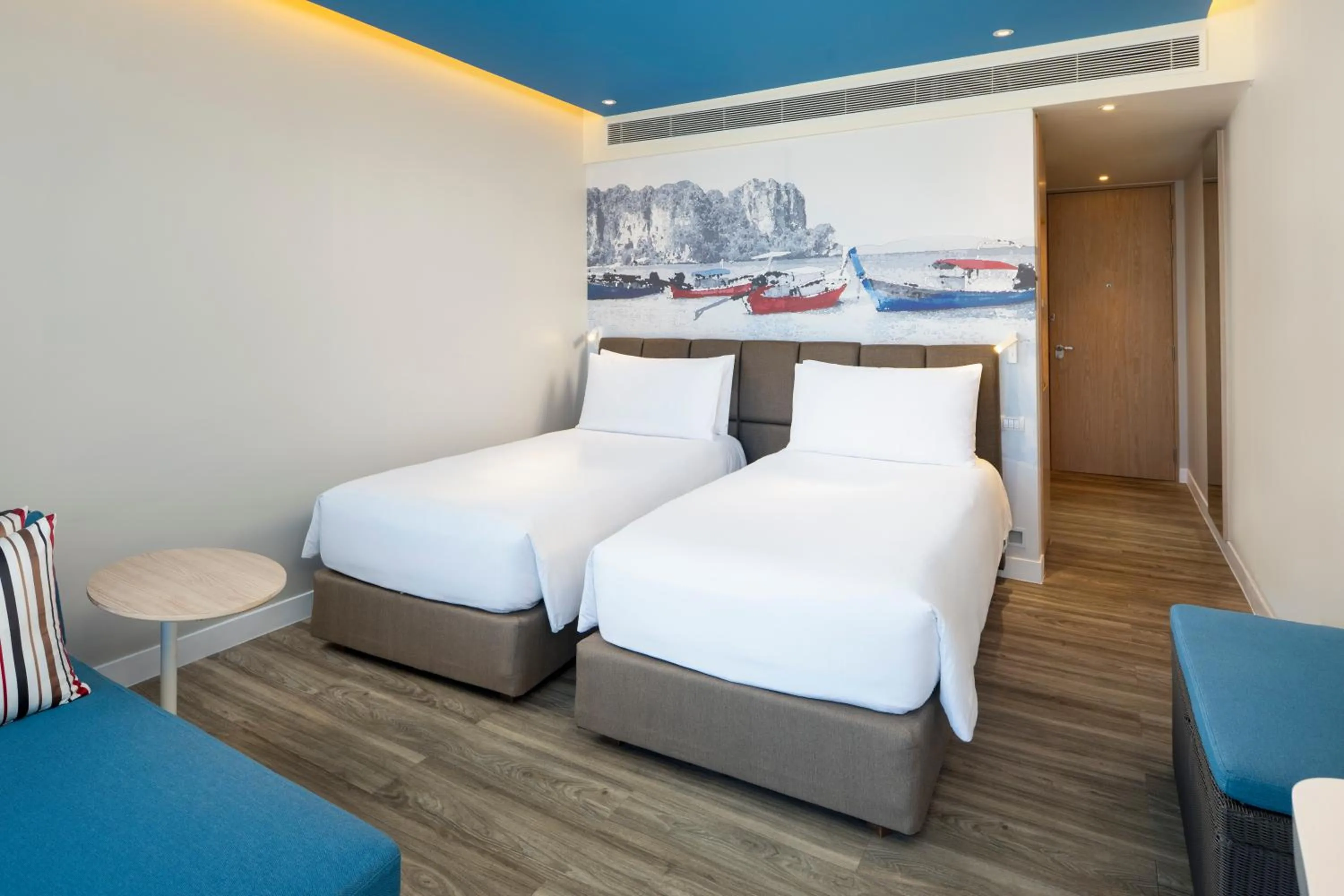 Guests, Bed in OZO Phuket