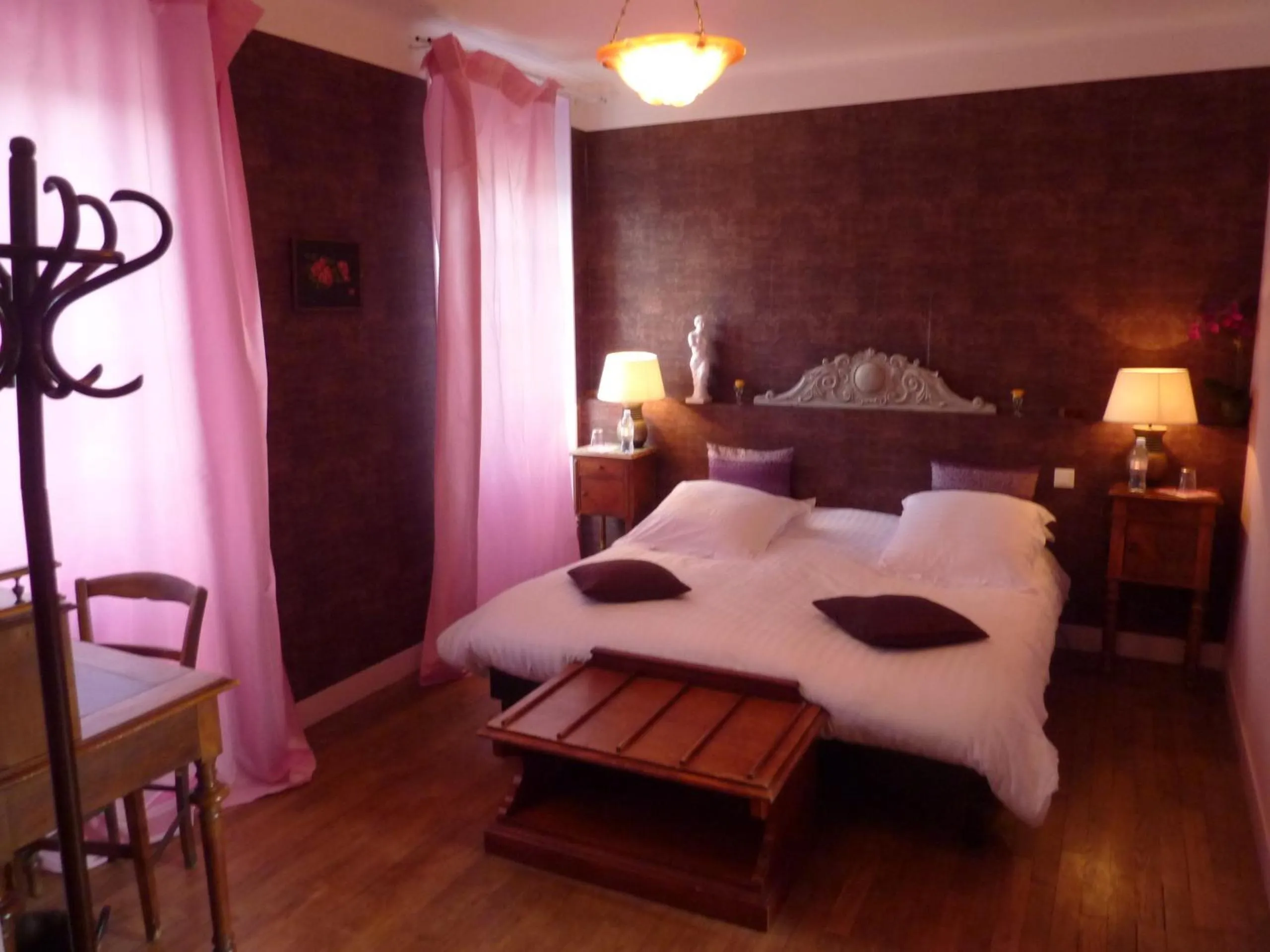 Bedroom in Maison d'Hôtes Les Belles de Mai