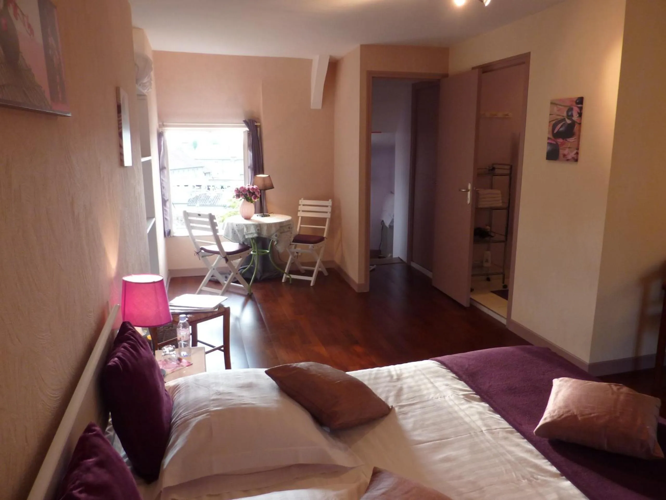 Bedroom in Maison d'Hôtes Les Belles de Mai