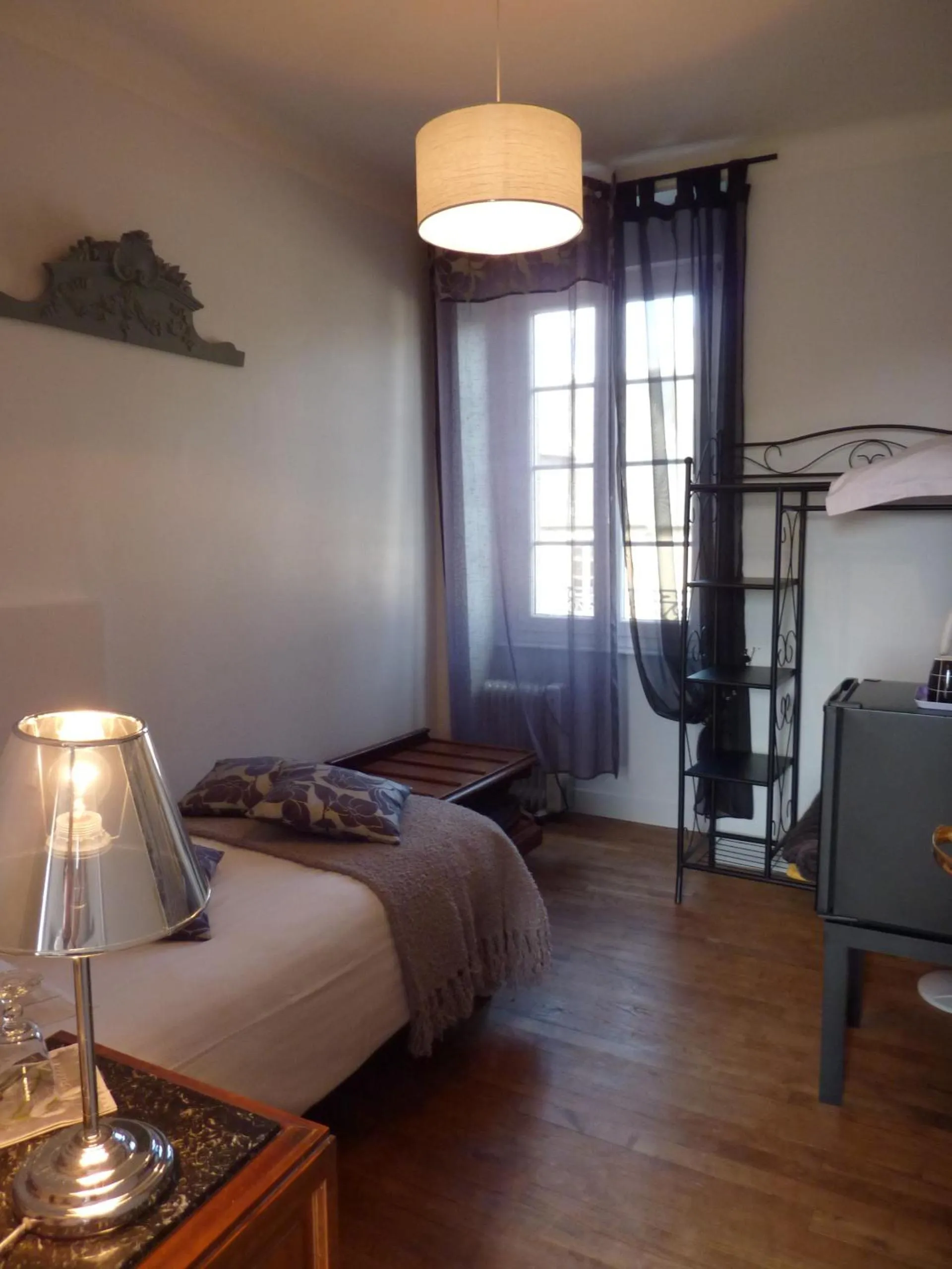 Bedroom in Maison d'Hôtes Les Belles de Mai