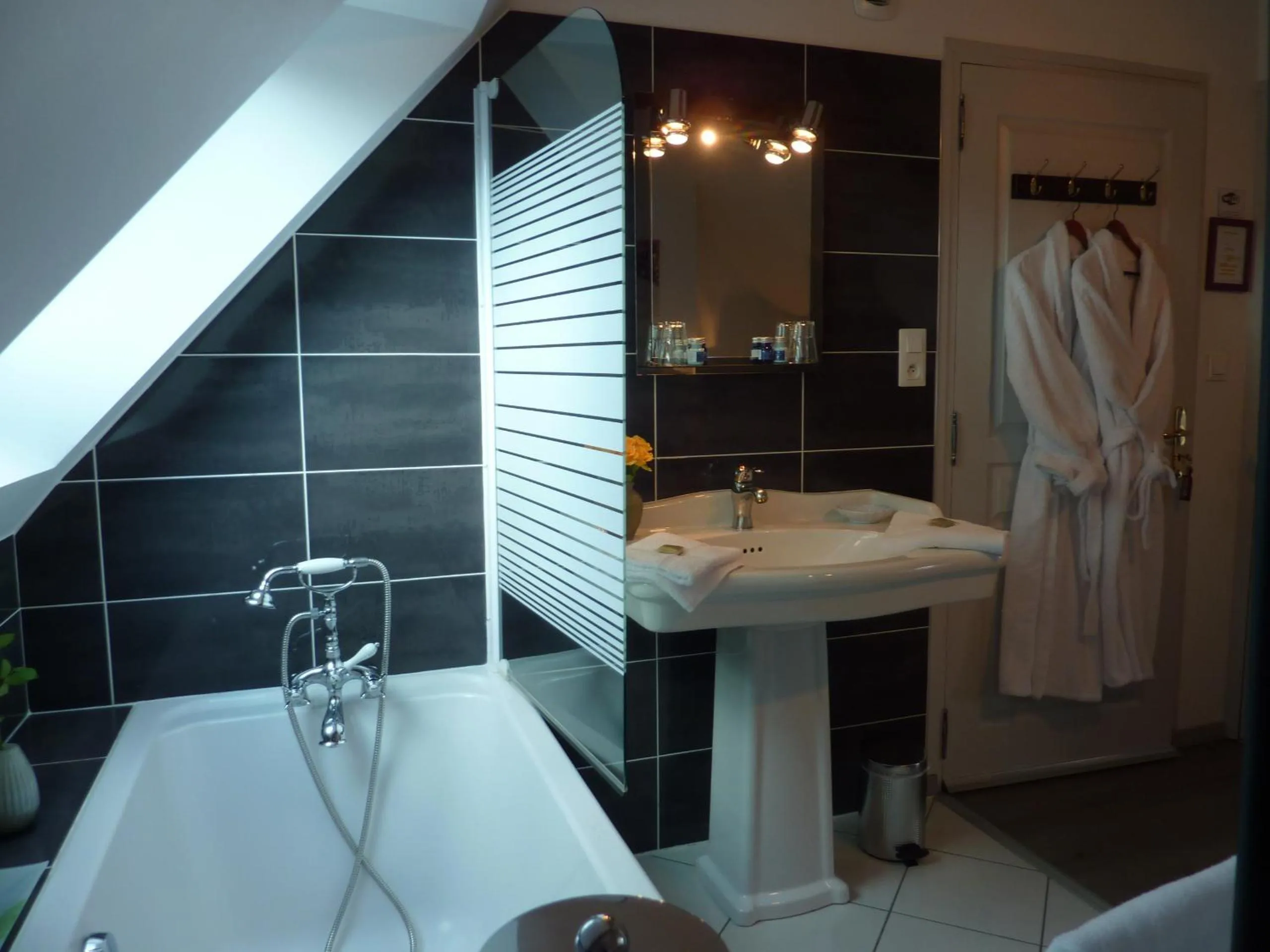 Bathroom in Maison d'Hôtes Les Belles de Mai