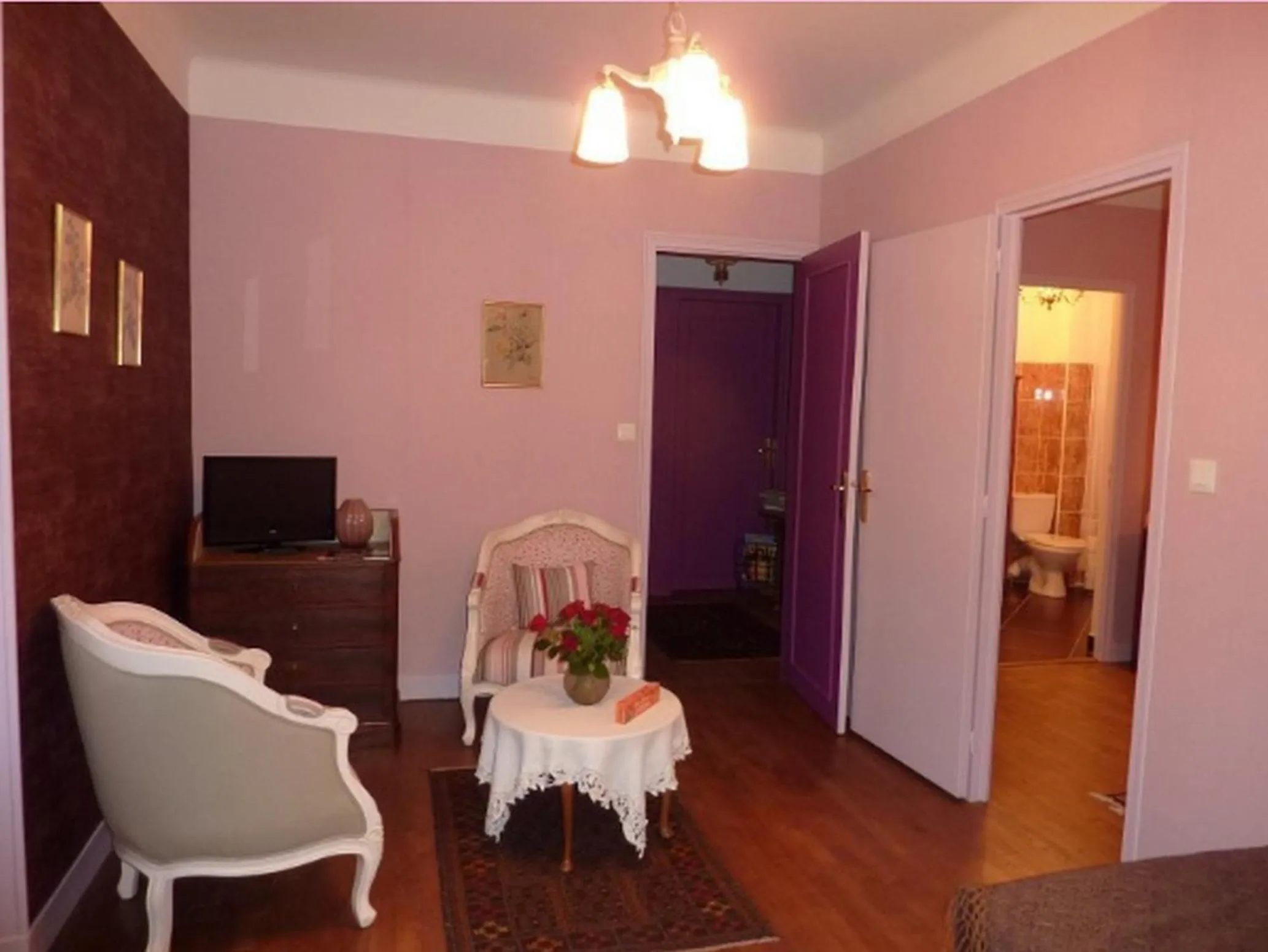 Bedroom in Maison d'Hôtes Les Belles de Mai