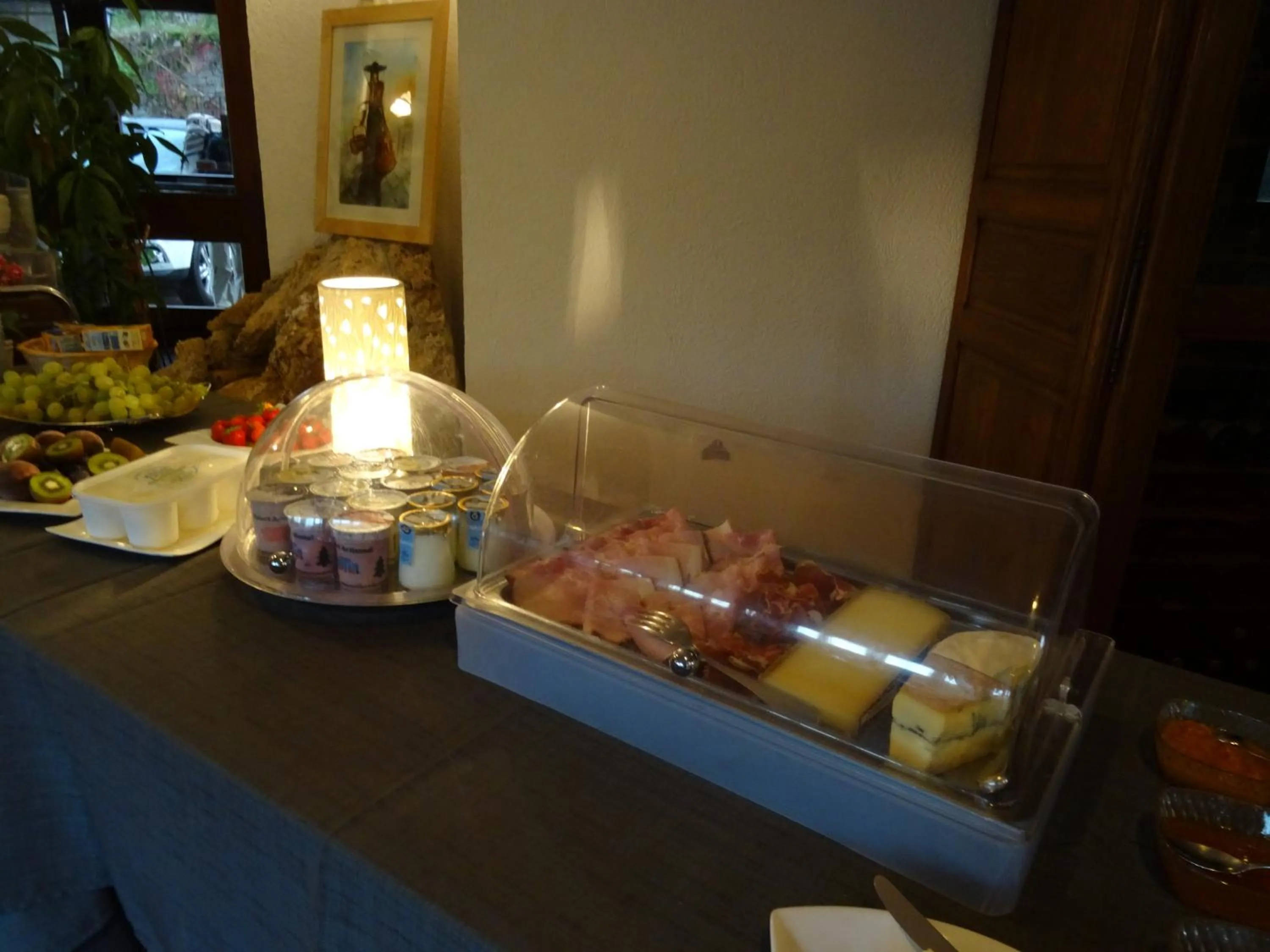 Buffet breakfast in La Cascade