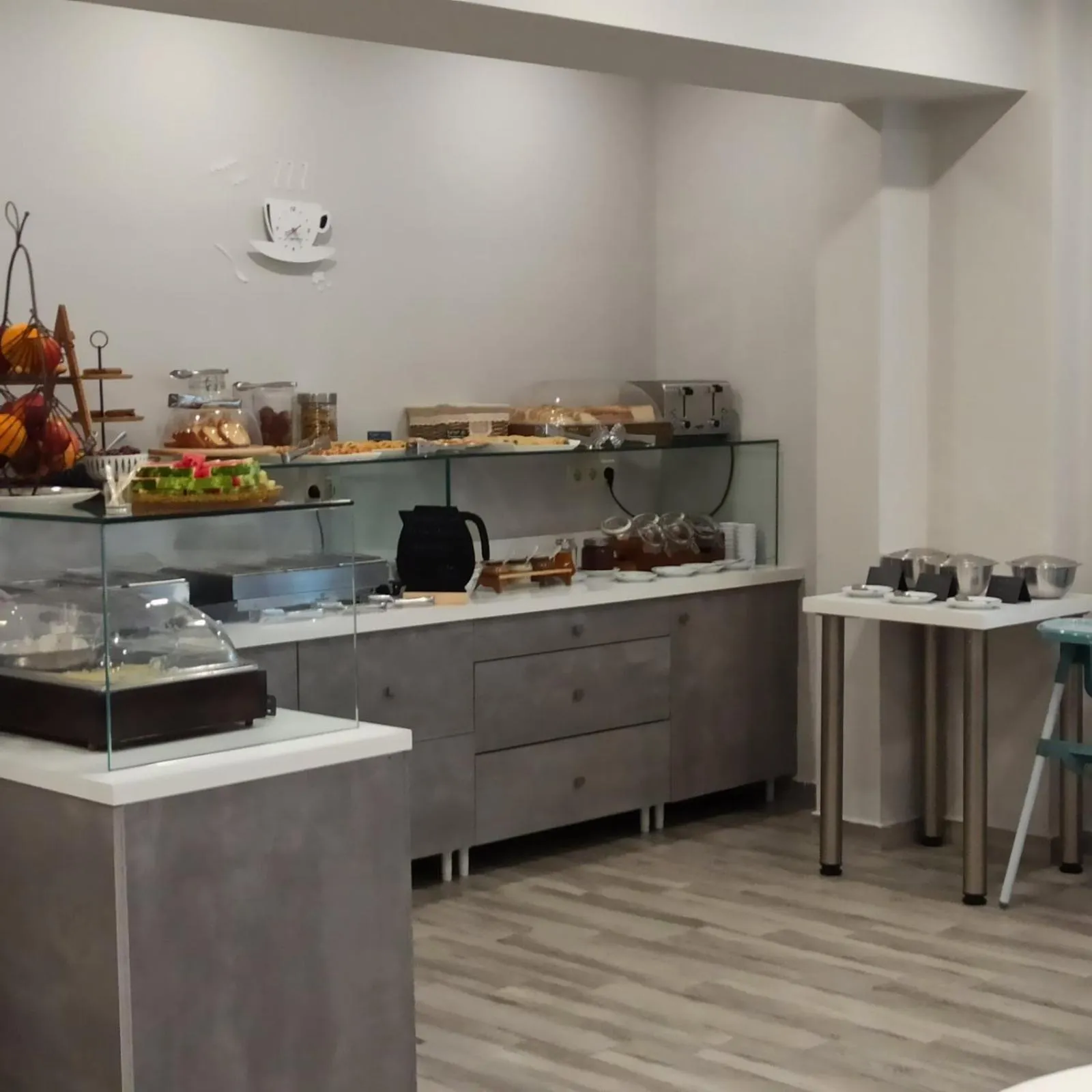 Breakfast in Peloton Inn