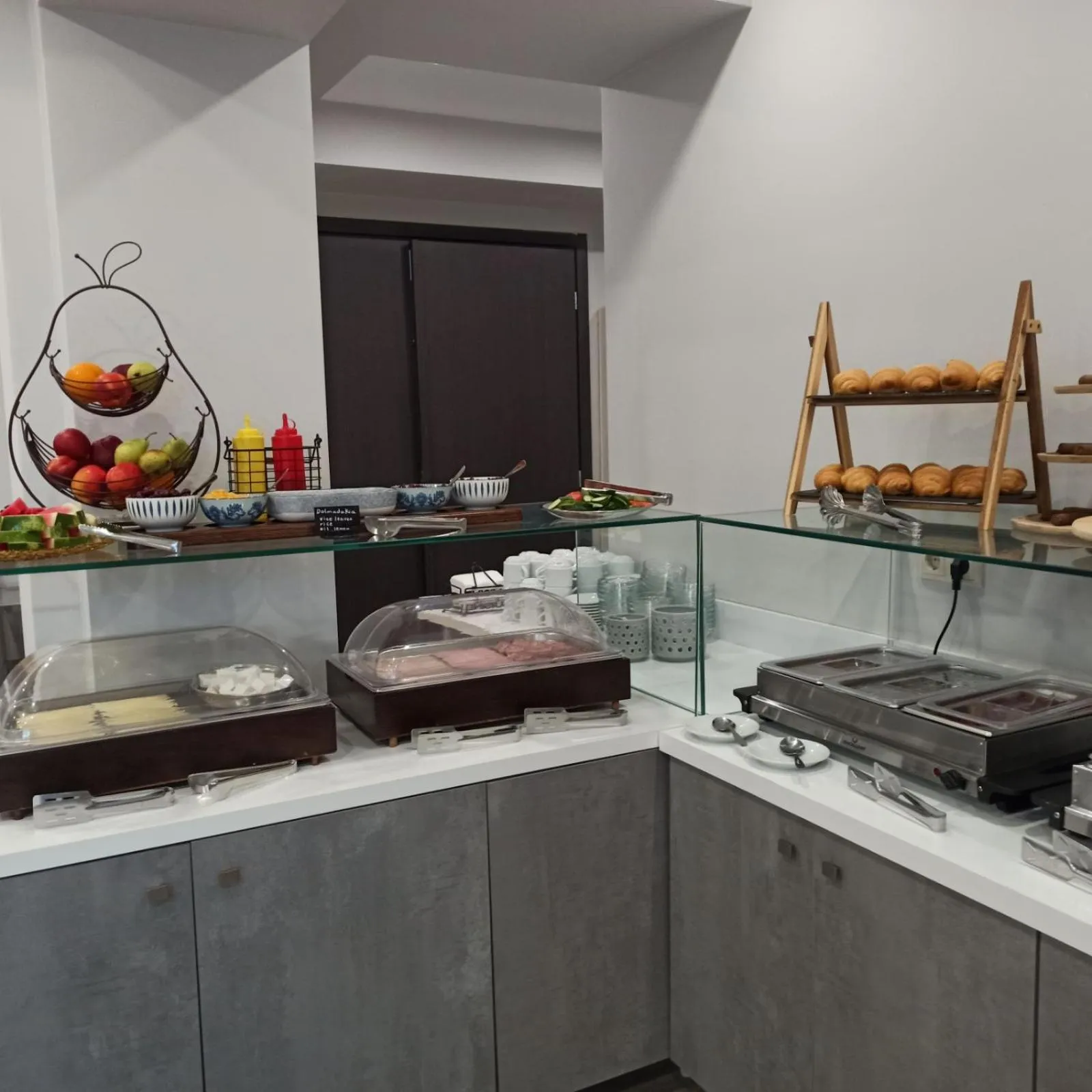 Breakfast in Peloton Inn