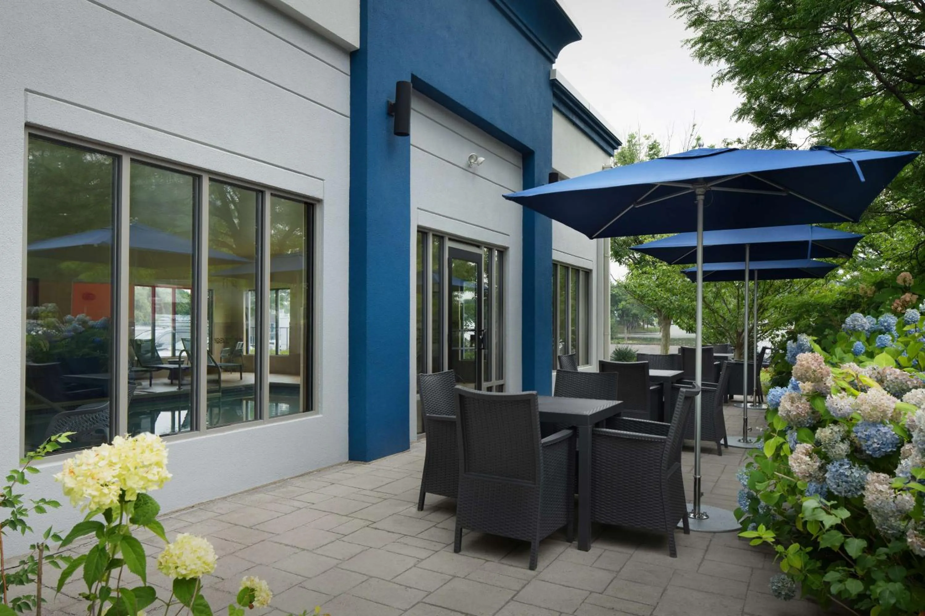 Patio in Hampton Inn Haverhill