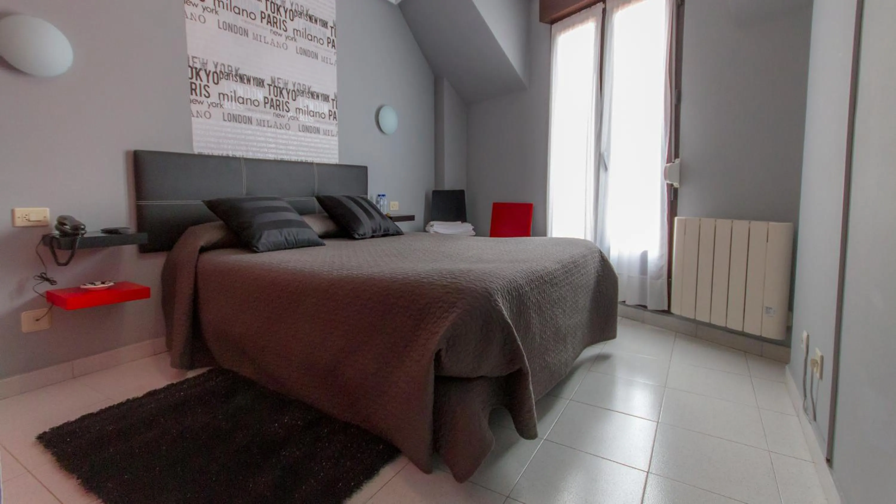 Balcony/Terrace, Bed in Pensión La Mar