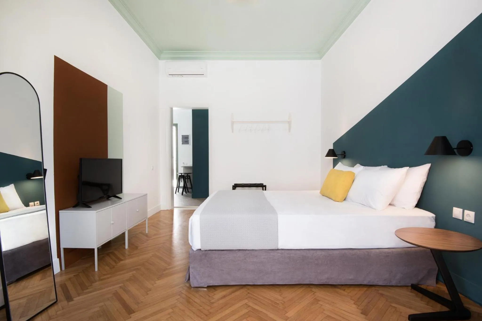 TV and multimedia in K8 Athens