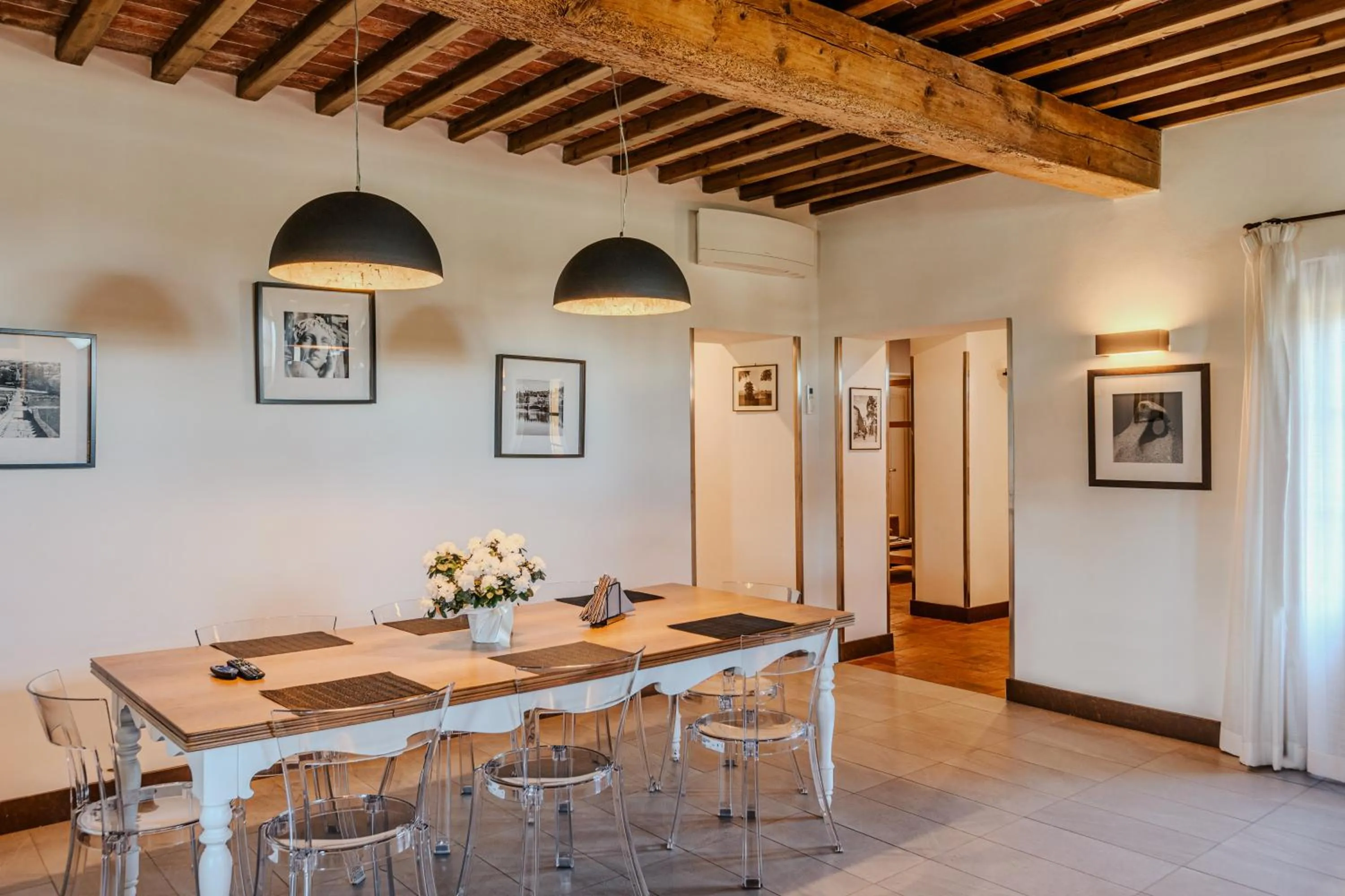 Communal lounge/ TV room in Villa Tolomei Hotel & Resort