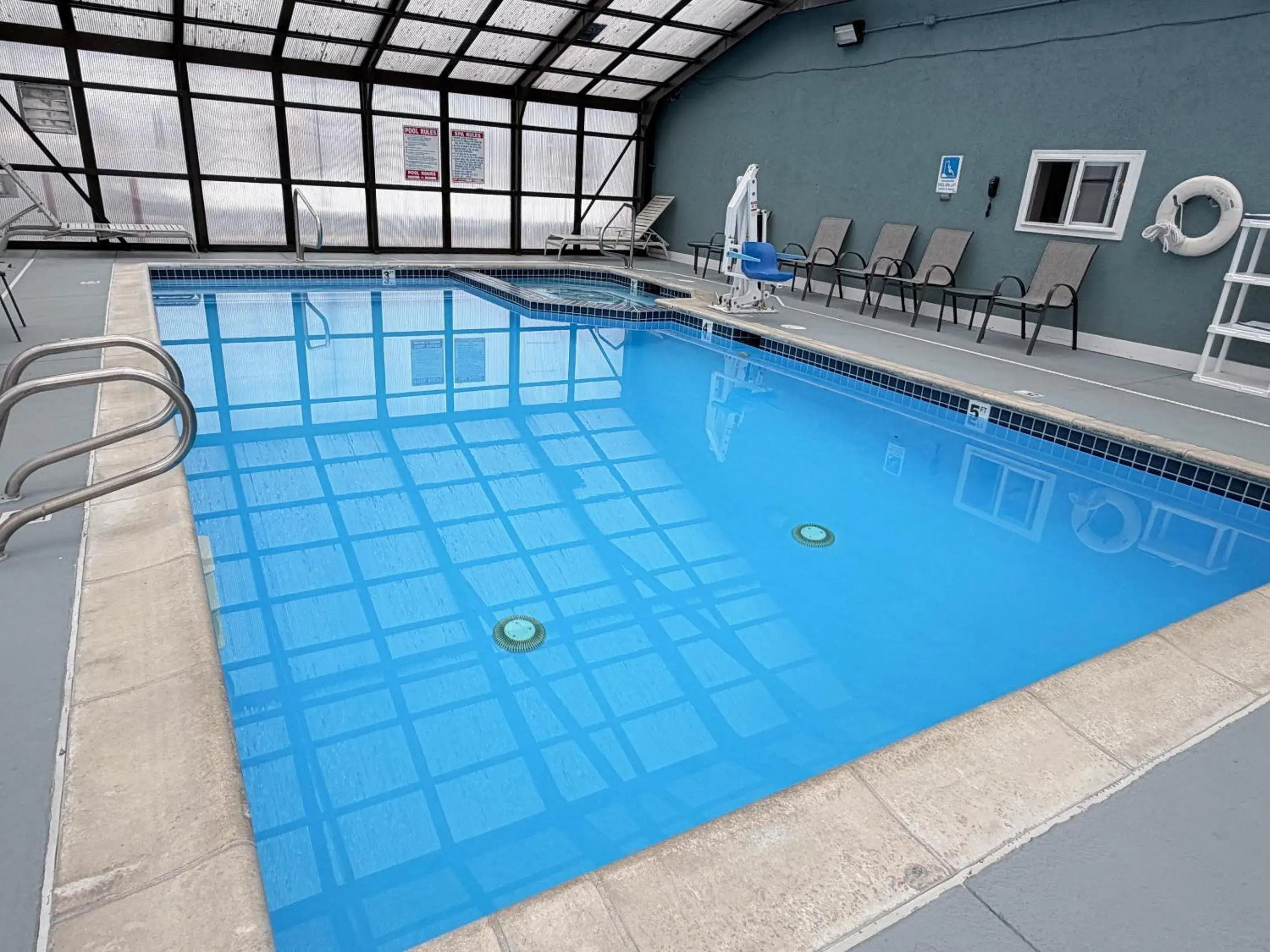 Swimming pool in Super 8 by Wyndham Logan Swimming pool in Super 8 by Wyndham Logan