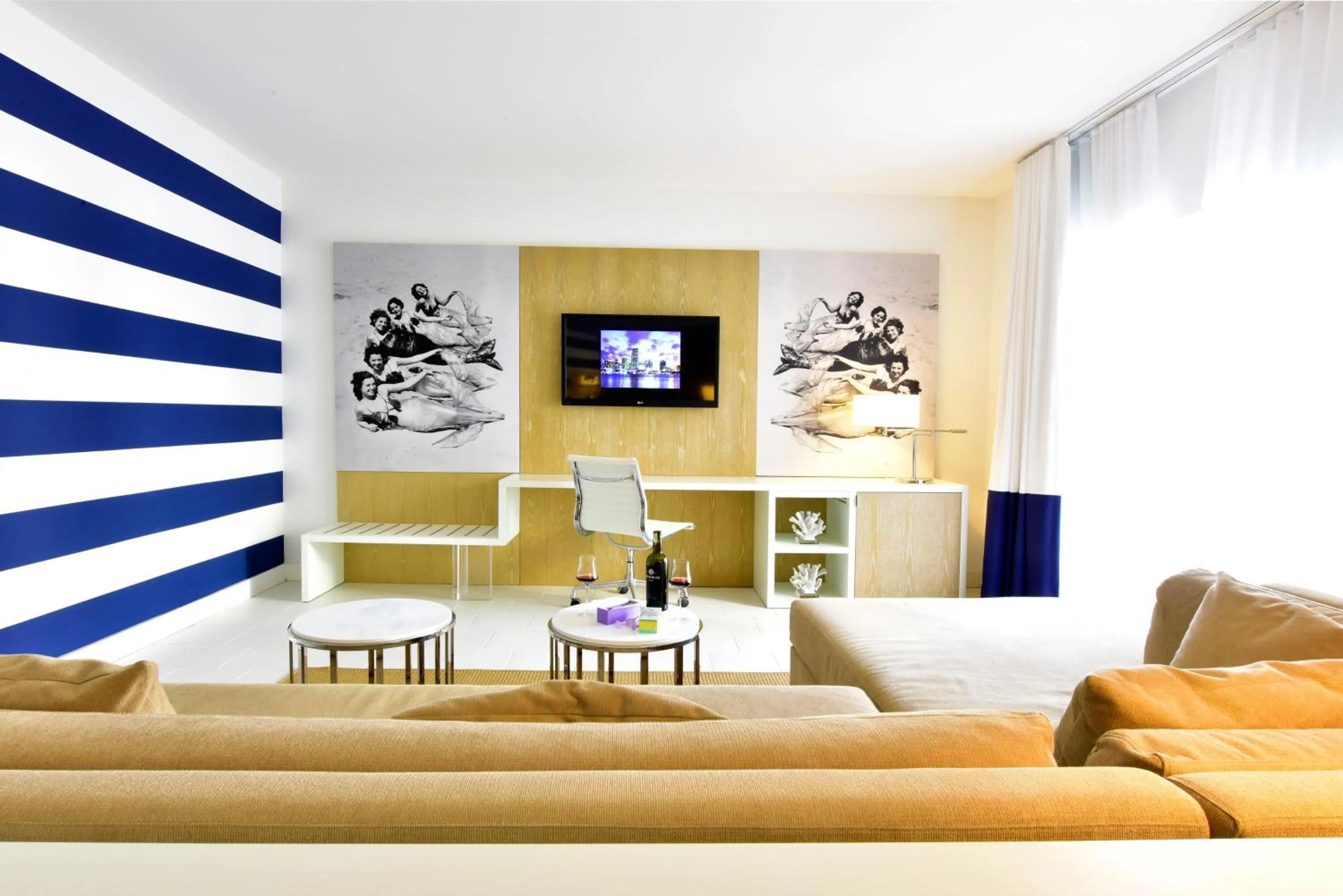 Living room in Pestana South Beach Hotel