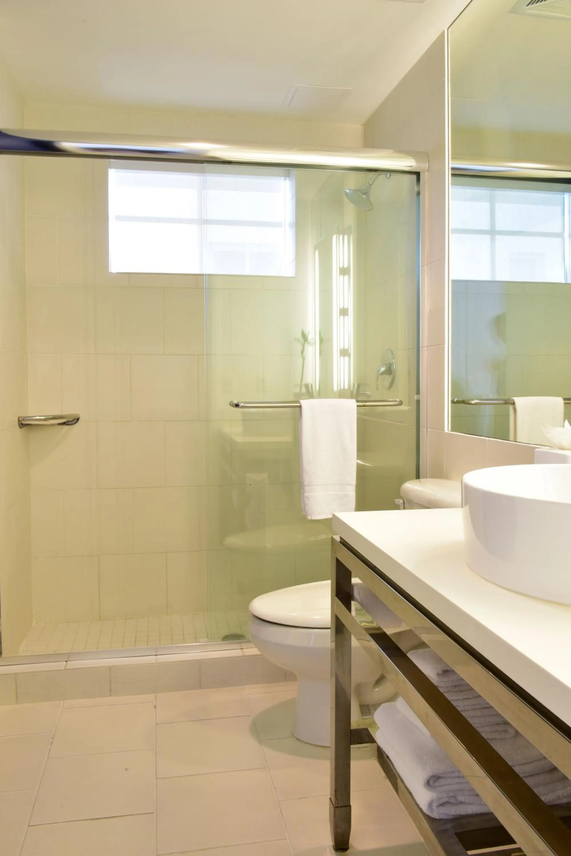 Bathroom in Pestana South Beach Hotel