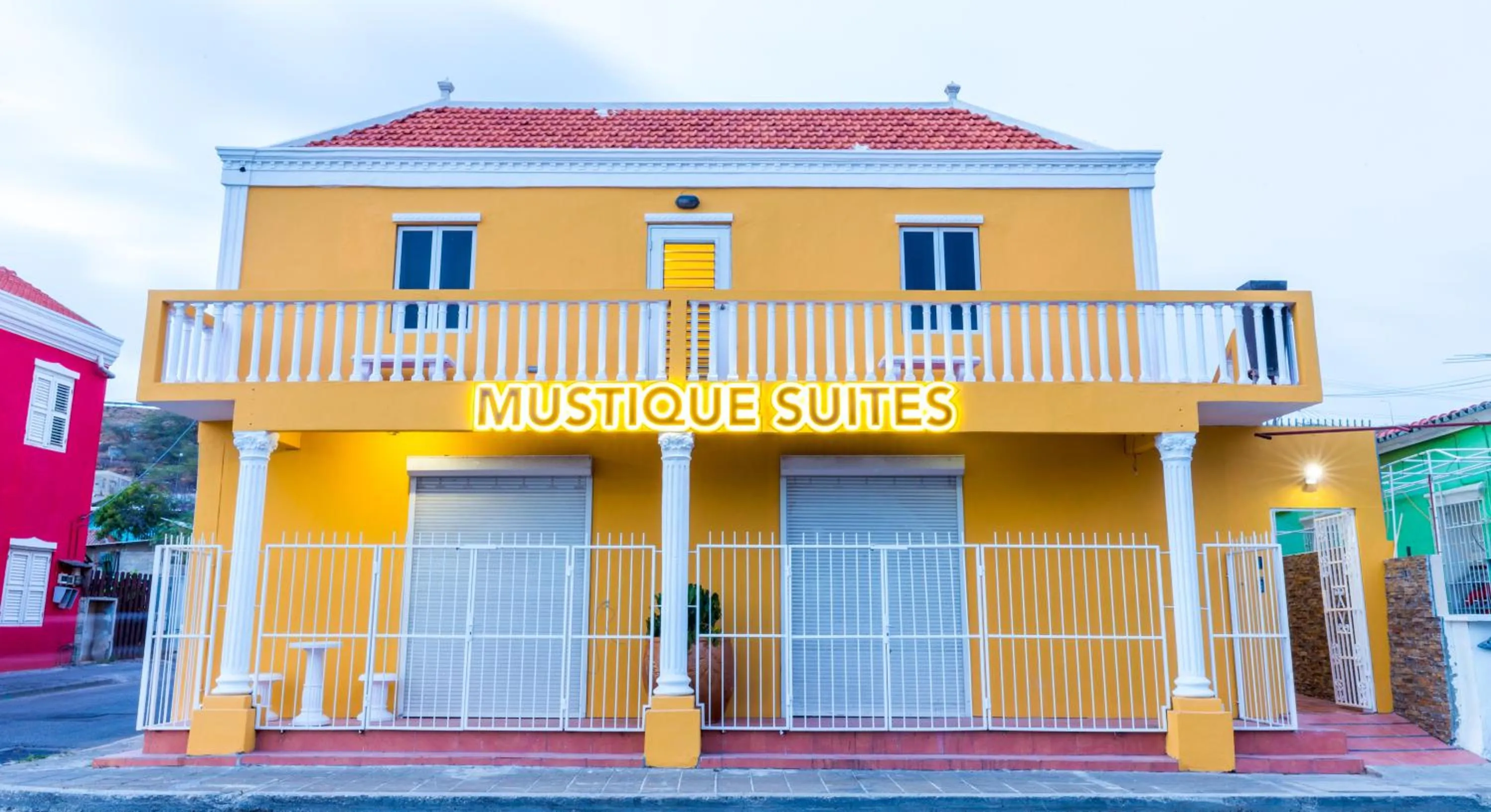 Facade/entrance in Mustique Suites Curacao