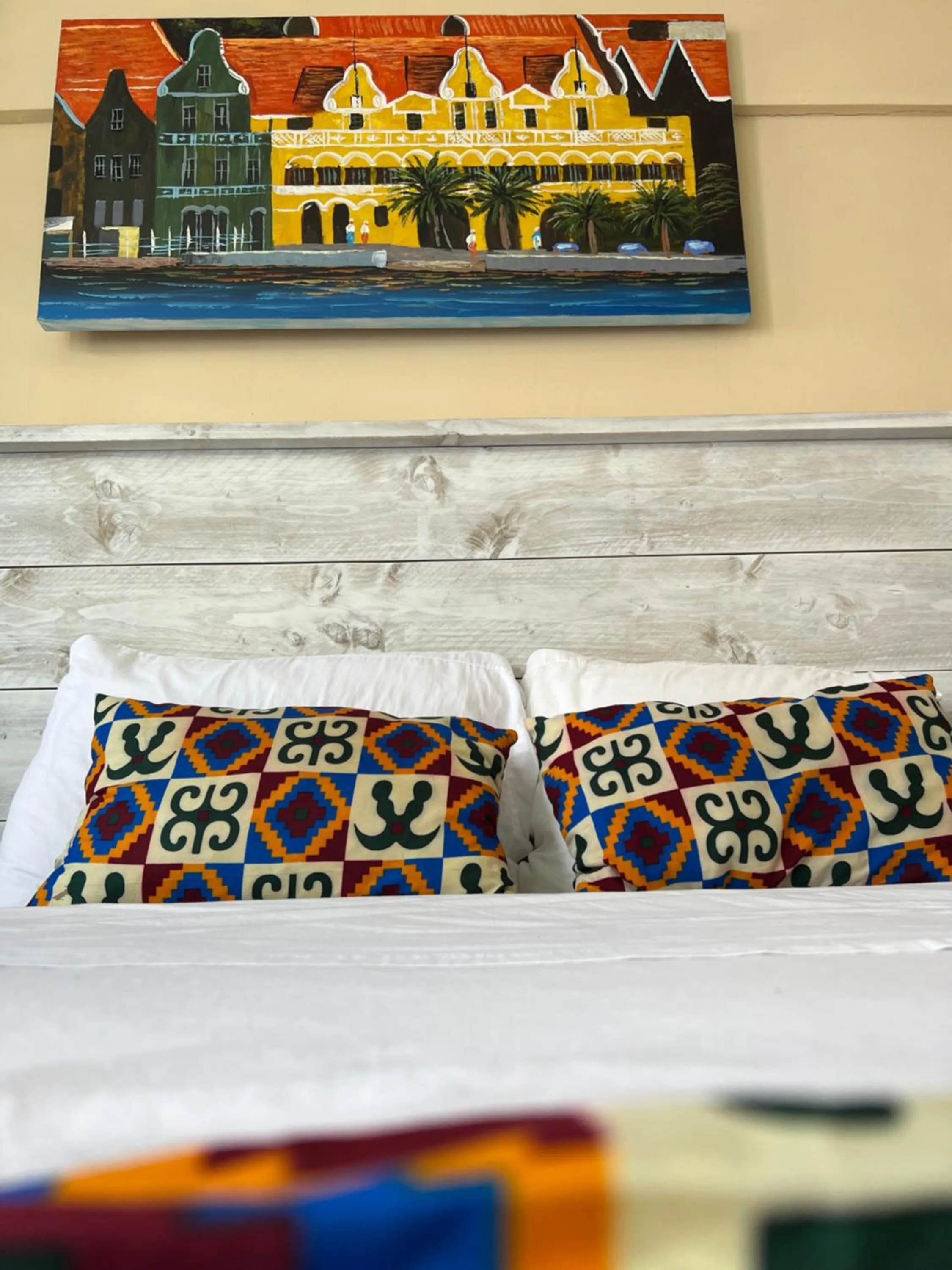 Bed in Mustique Suites Curacao