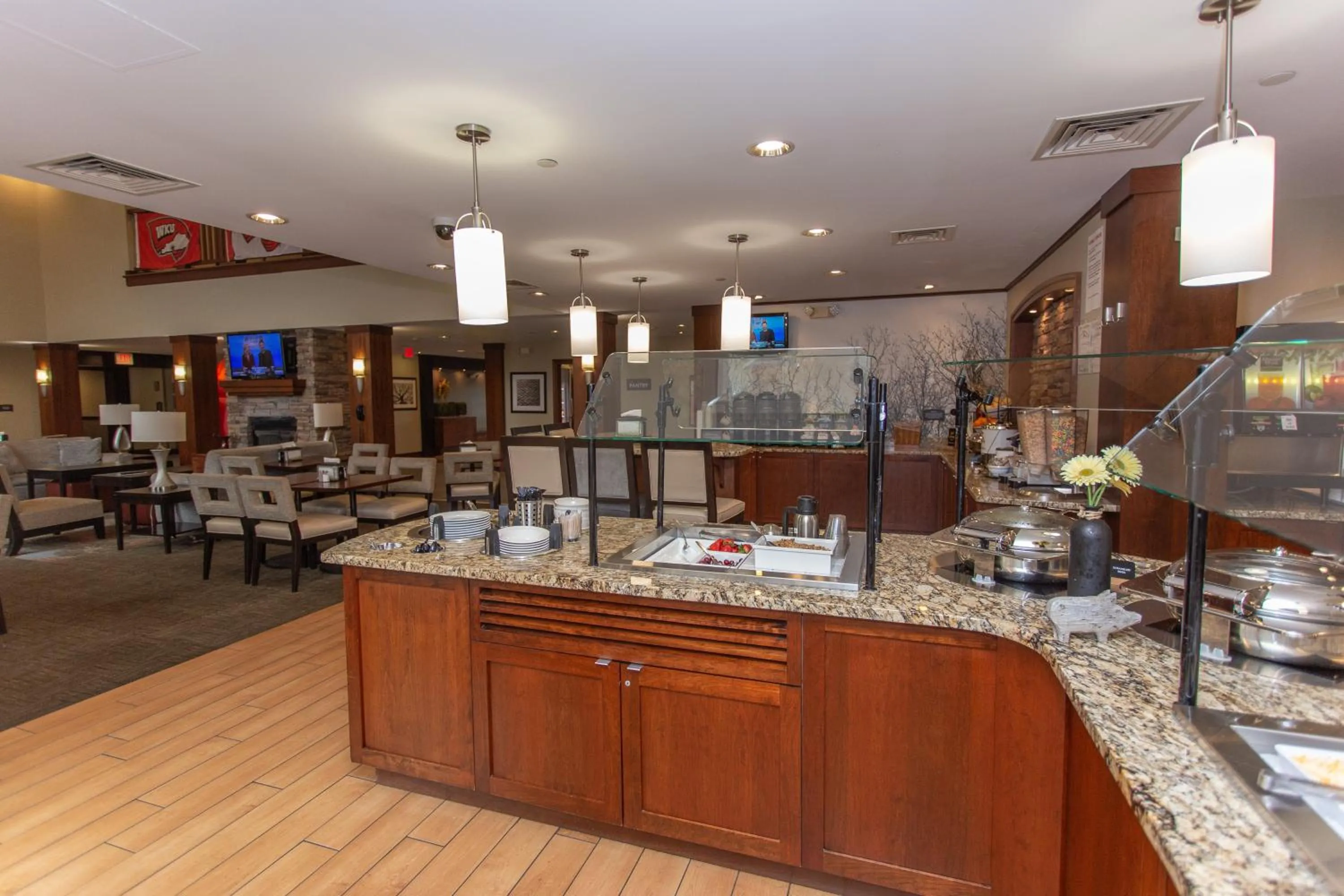 Restaurant/places to eat in Staybridge Suites Bowling Green by IHG